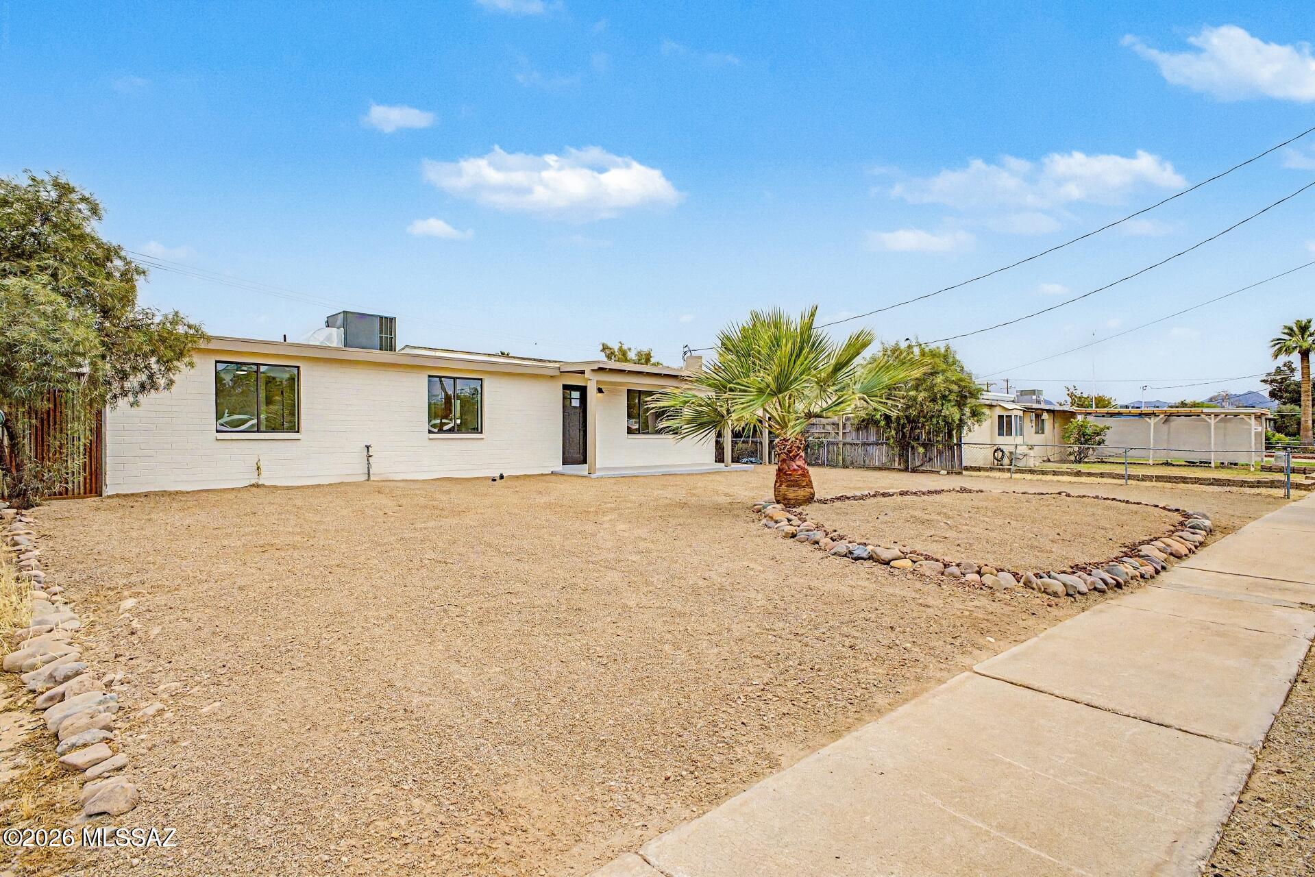 1731 W Root Lane