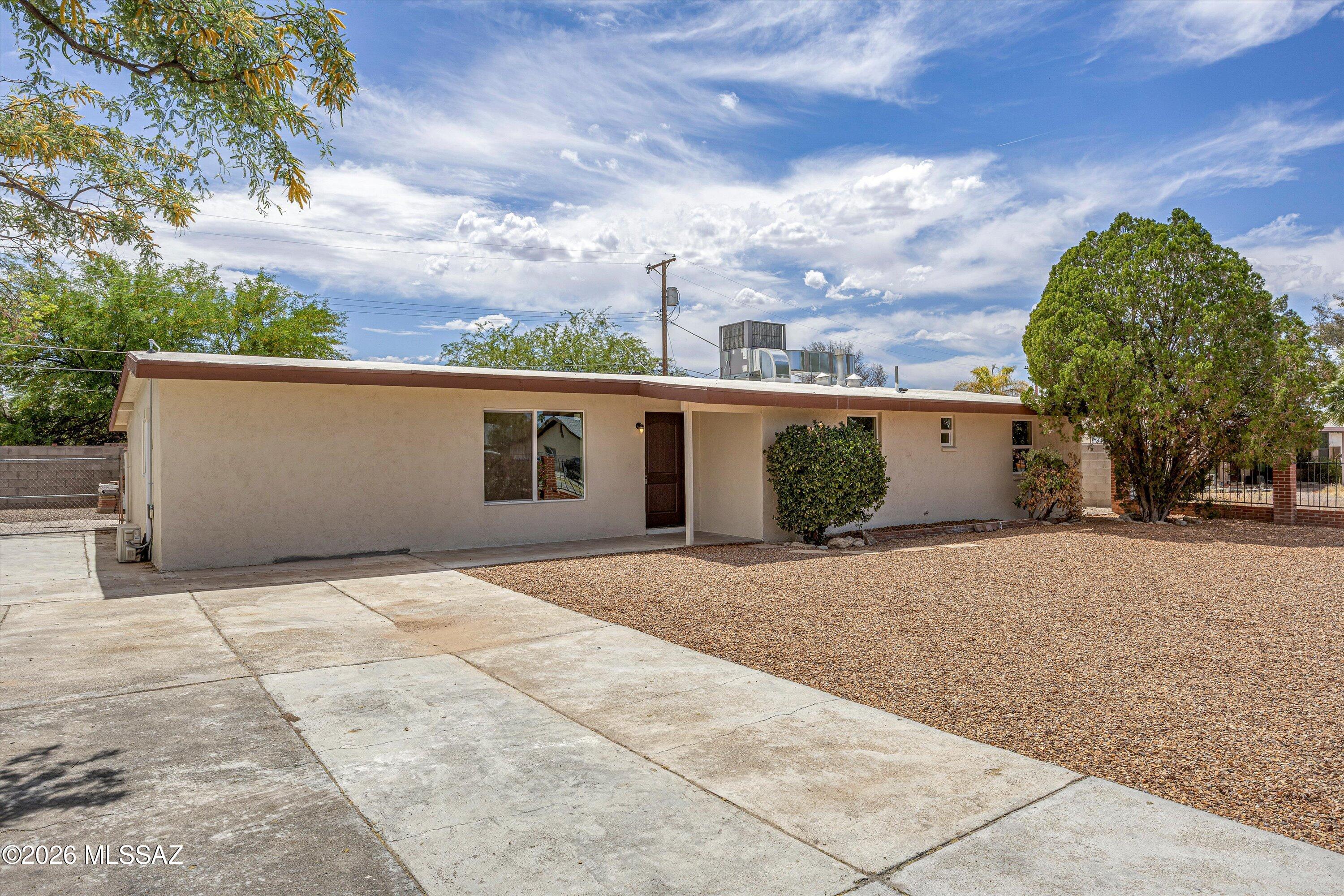 5640 E Calle Aurora