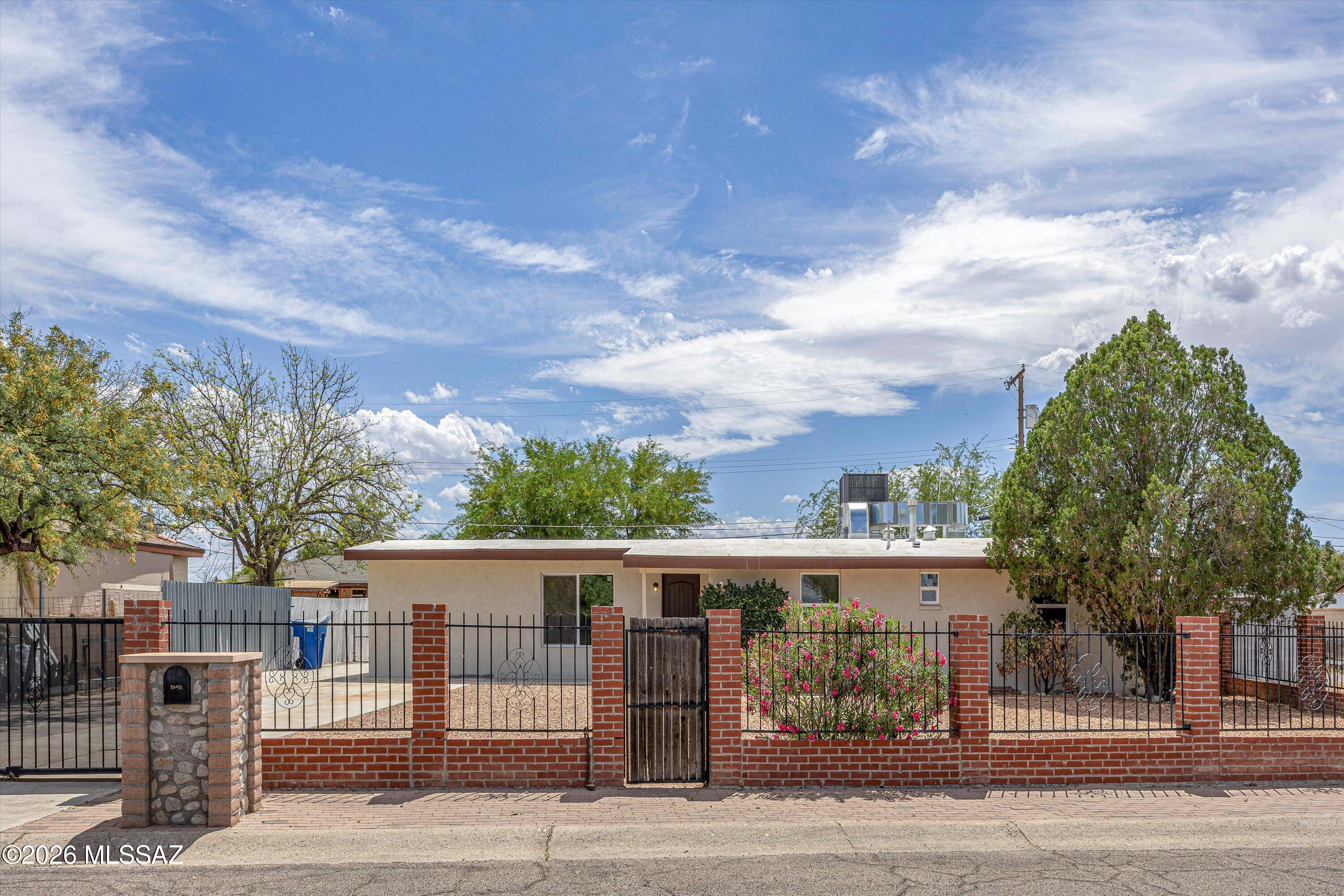 5640 E Calle Aurora