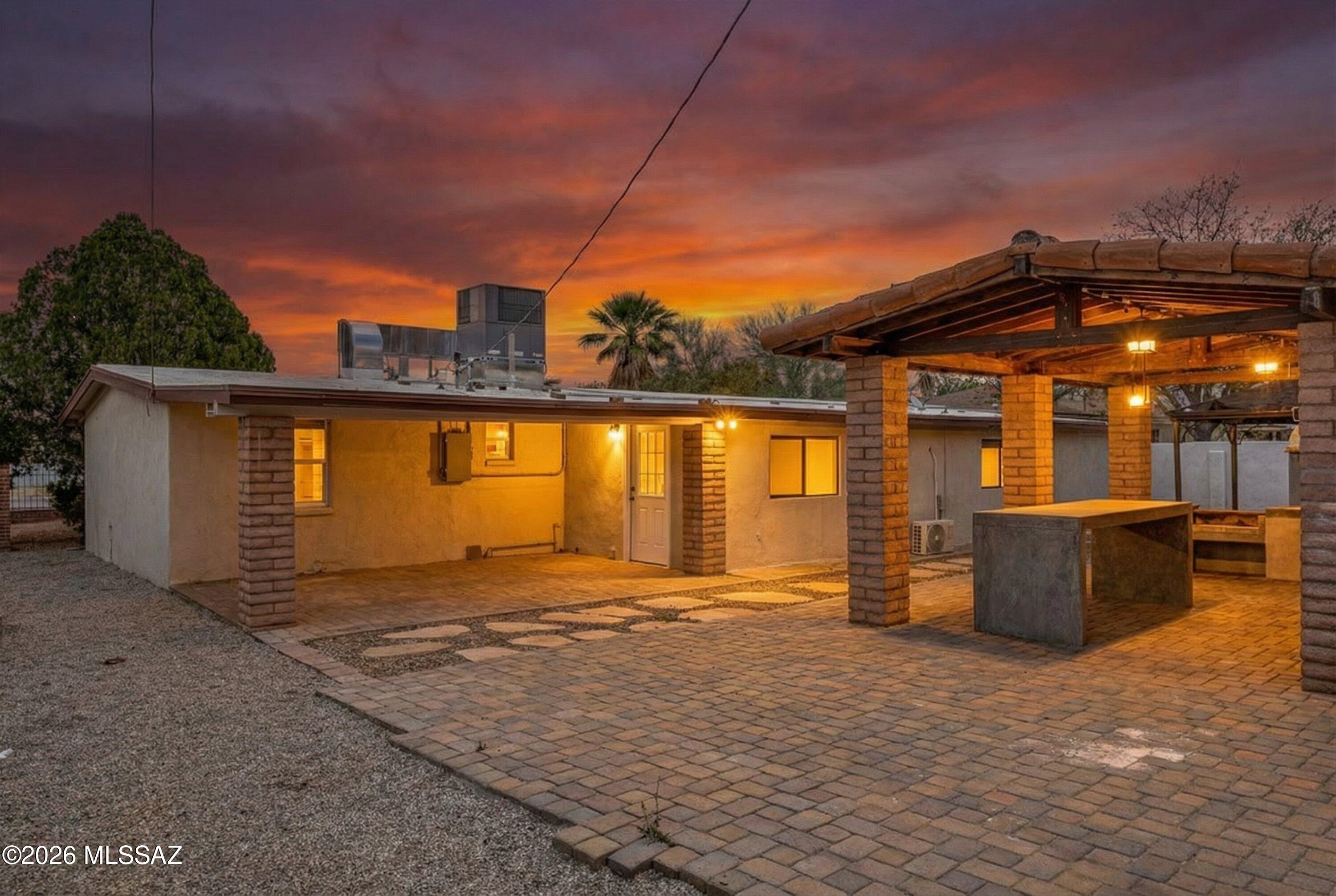 5640 E Calle Aurora