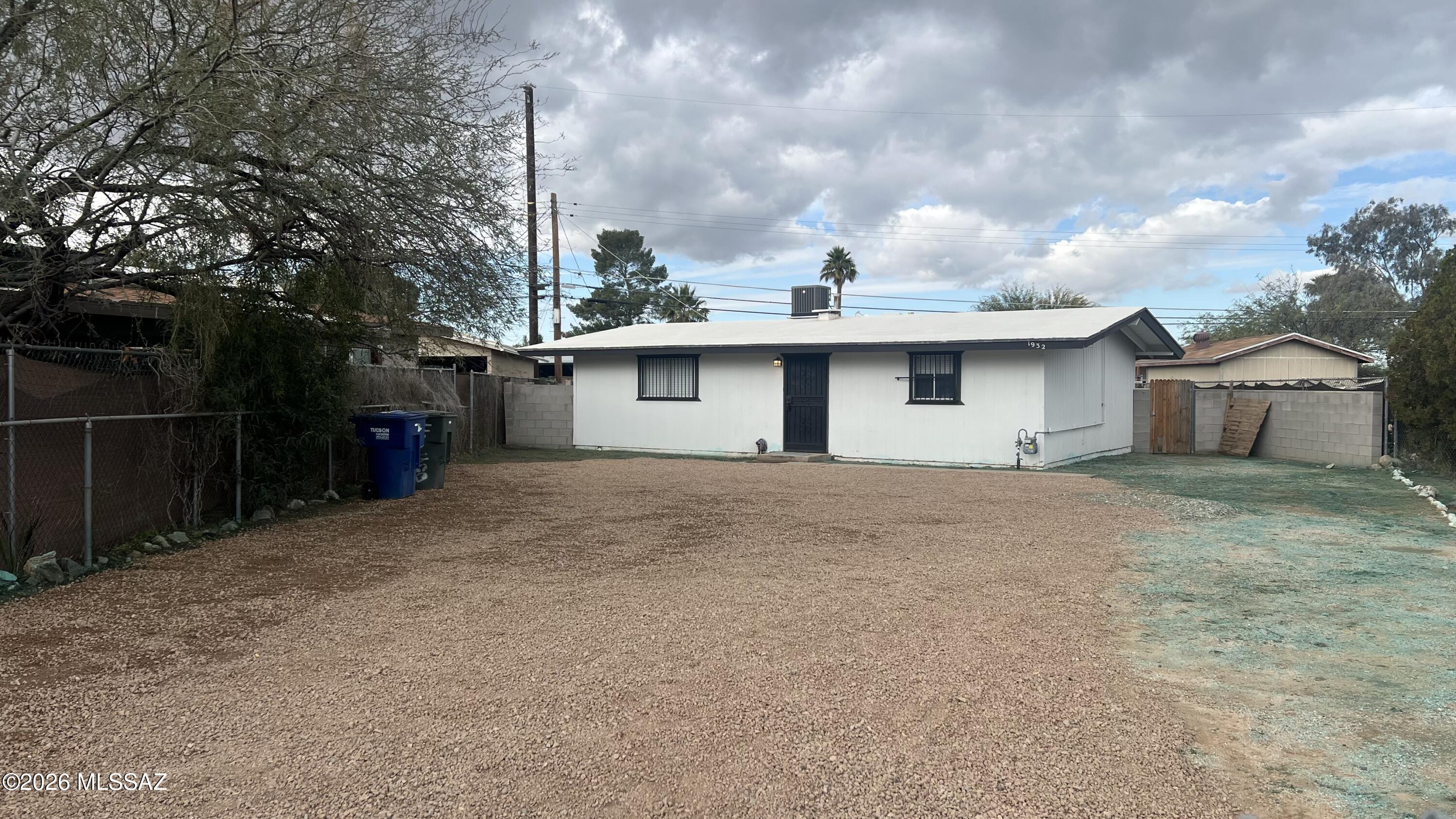 1932 S Plumer Avenue