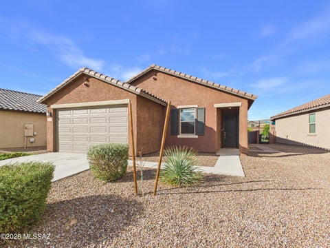 Photo of 5560 W Tumacacori Trail, Tucson, AZ 85742 (MLS # 22621723)