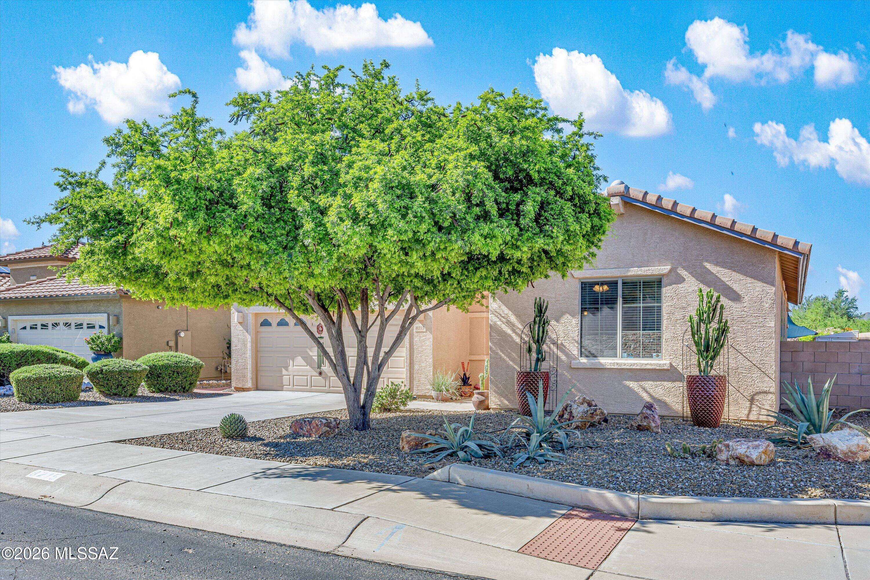8215 N Willow View Drive