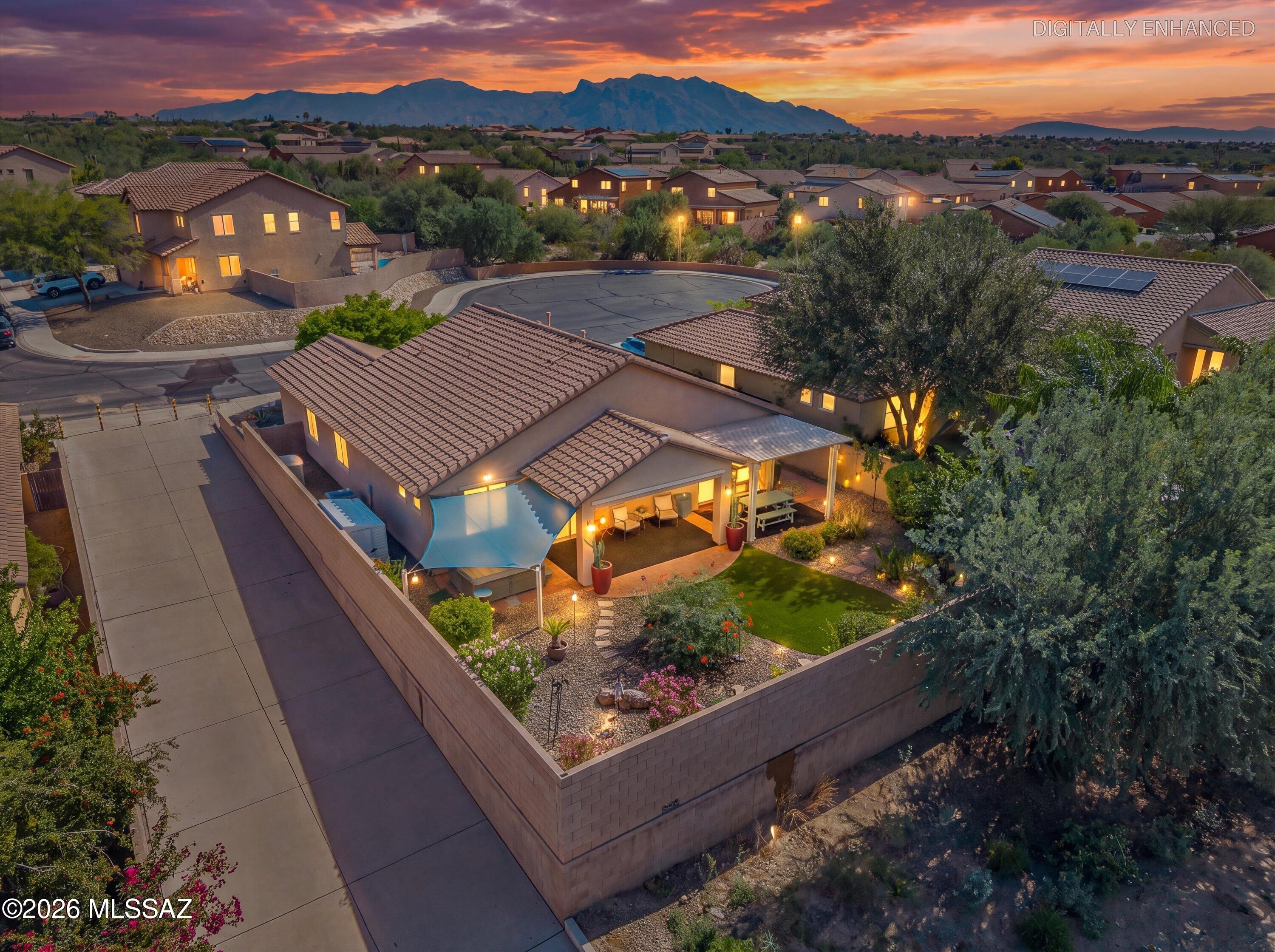 8215 N Willow View Drive