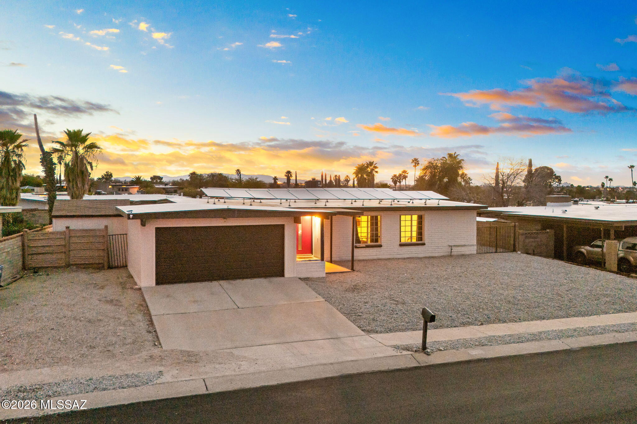 3012 S Hoffman Lane