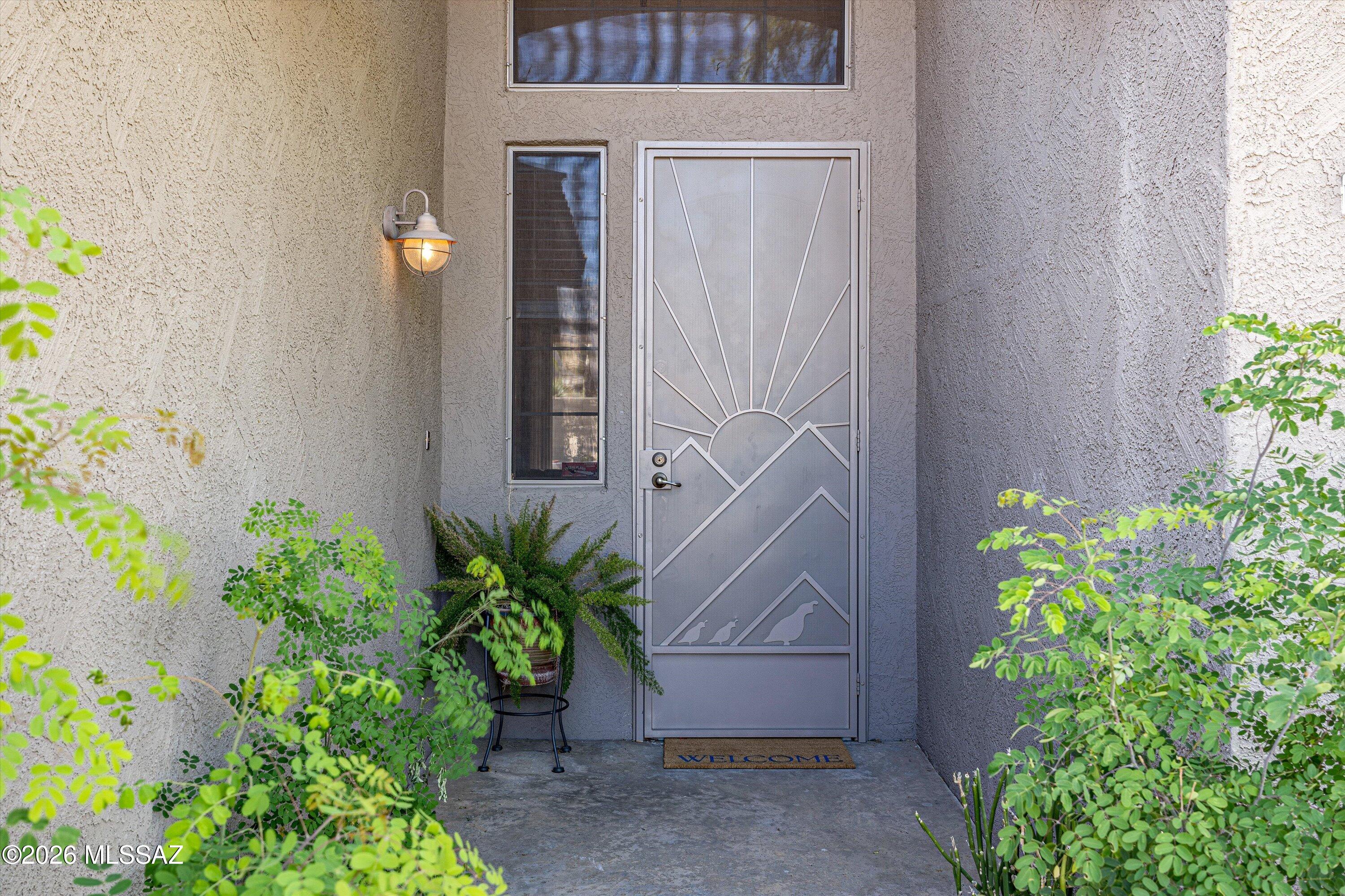 12929 N Meadview Way