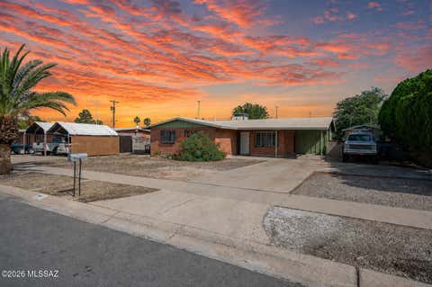 Photo of 7041 E Calle Pegaso, Tucson, AZ 85710 (MLS # 22619804)