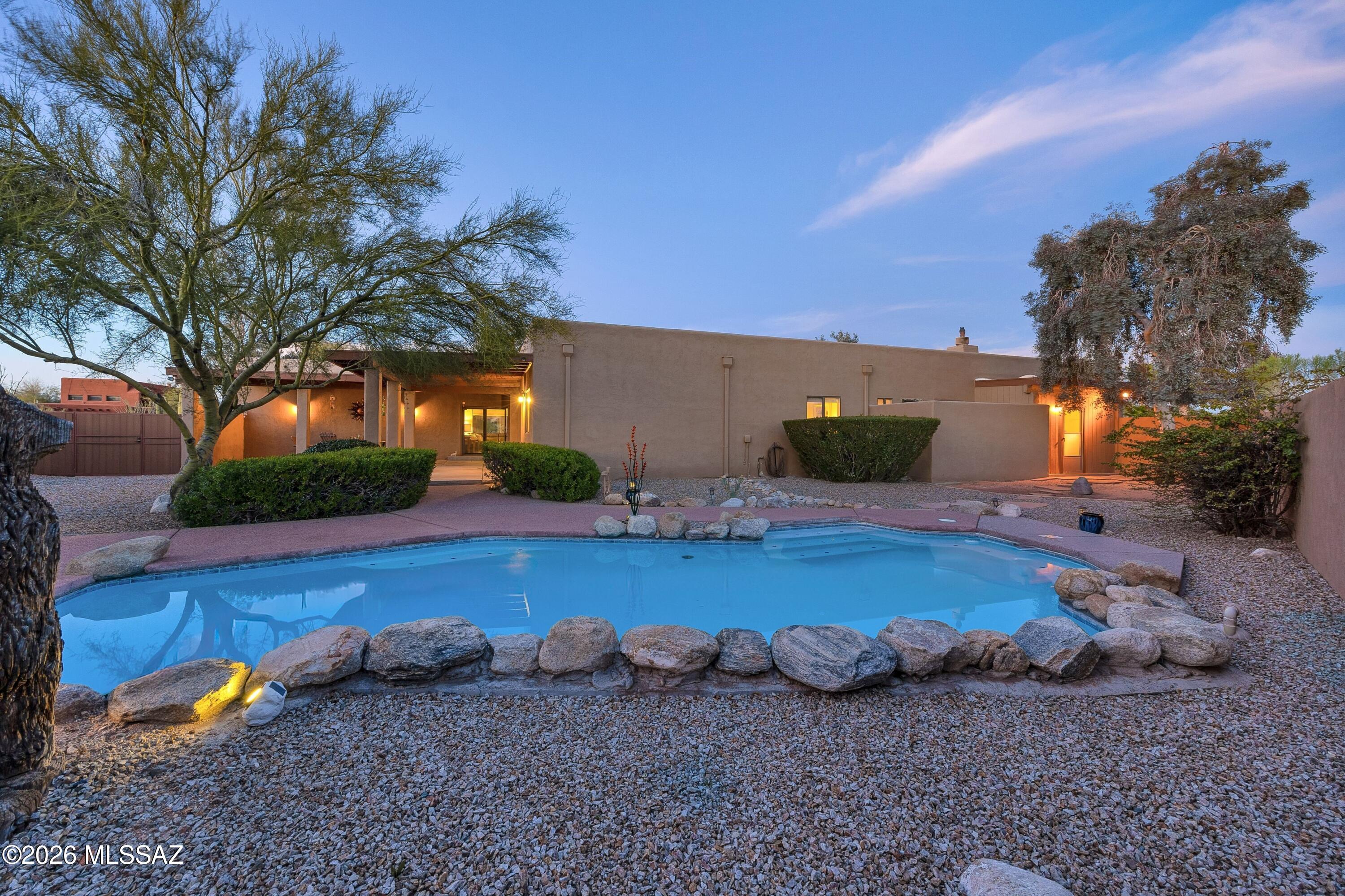 5716 N Camino Arturo