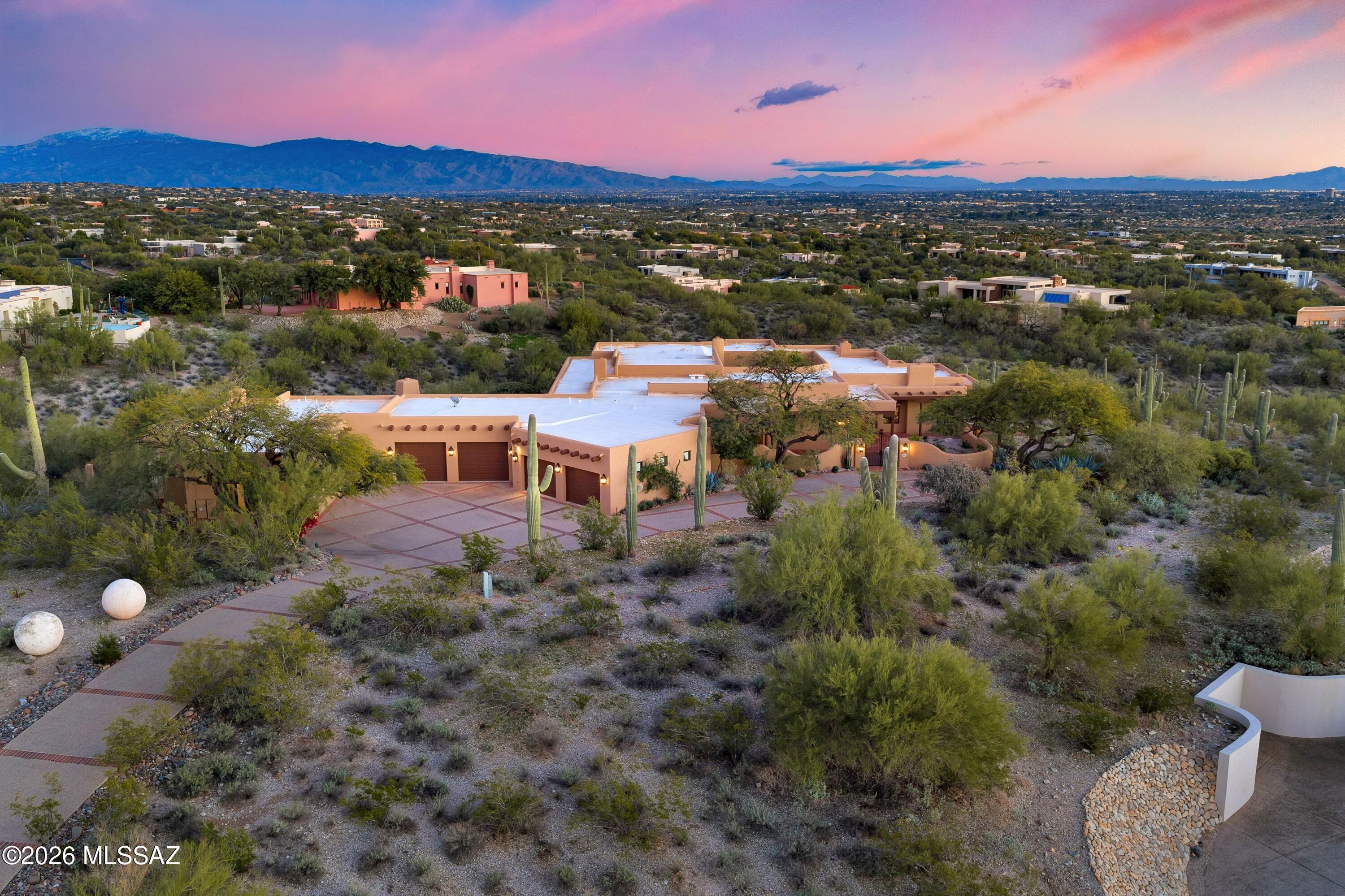 3550 E Calle Puerta De Acero