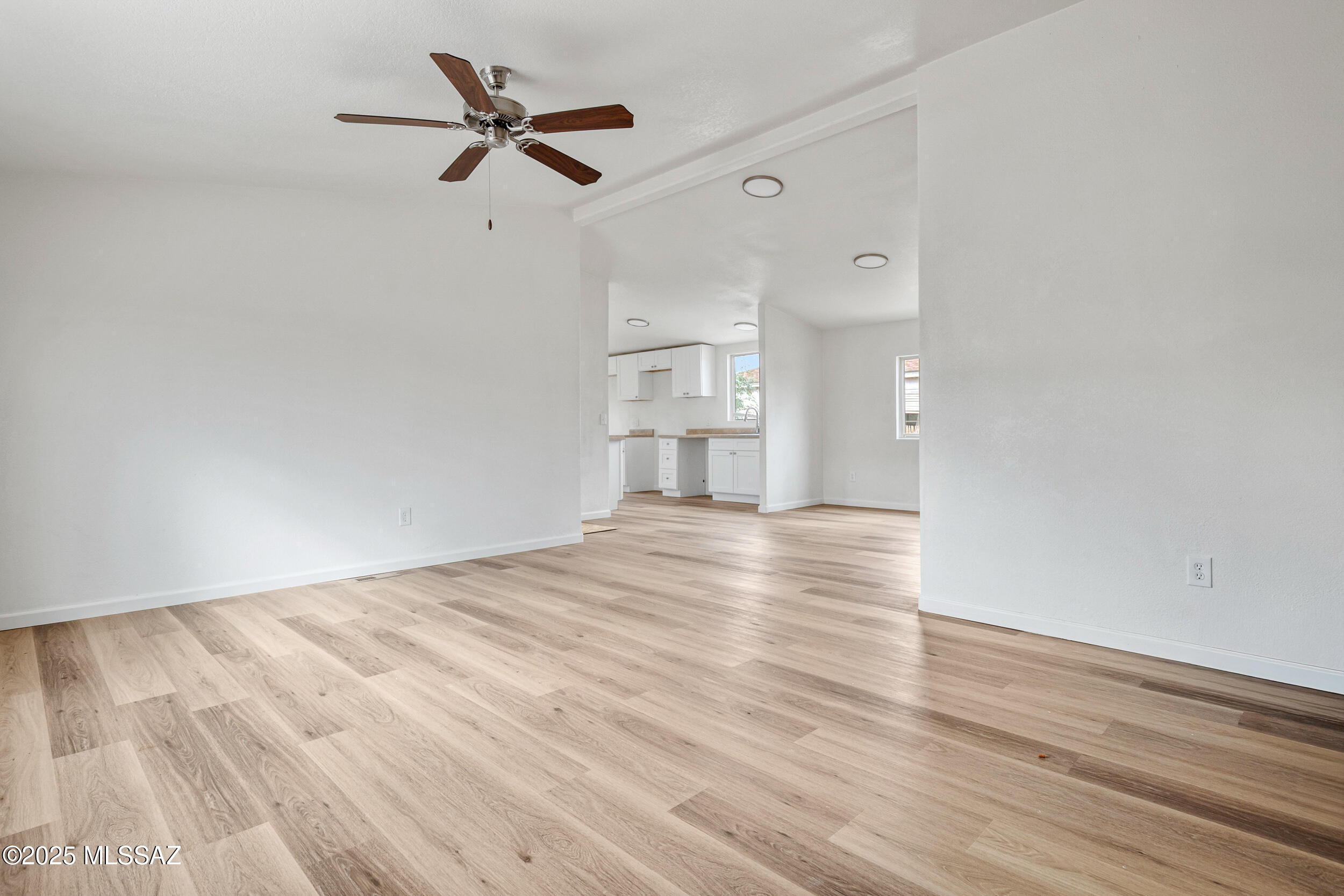 744 W Simmons Road