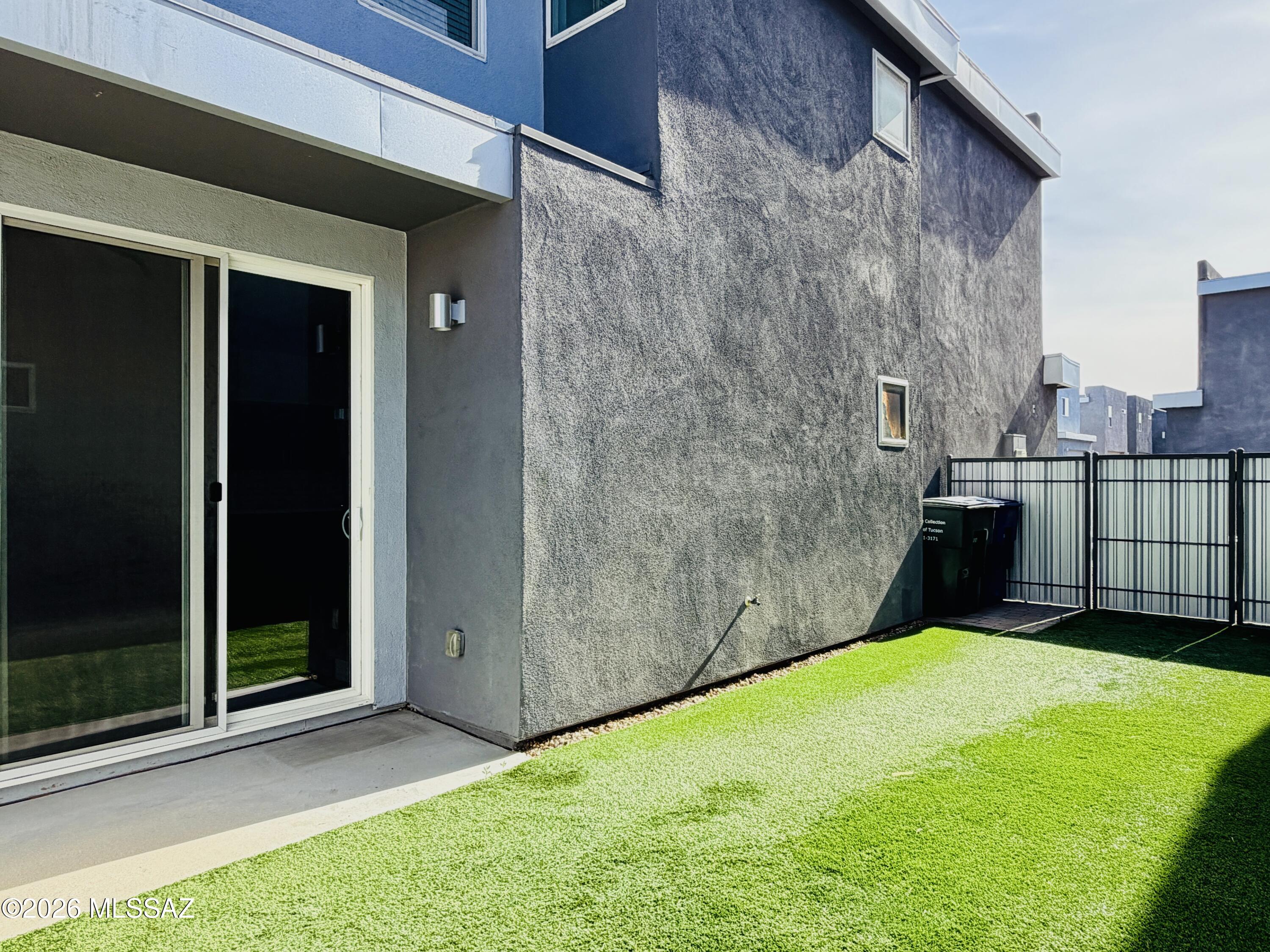 Camino Modern SQ20180120608 - Residential Lease