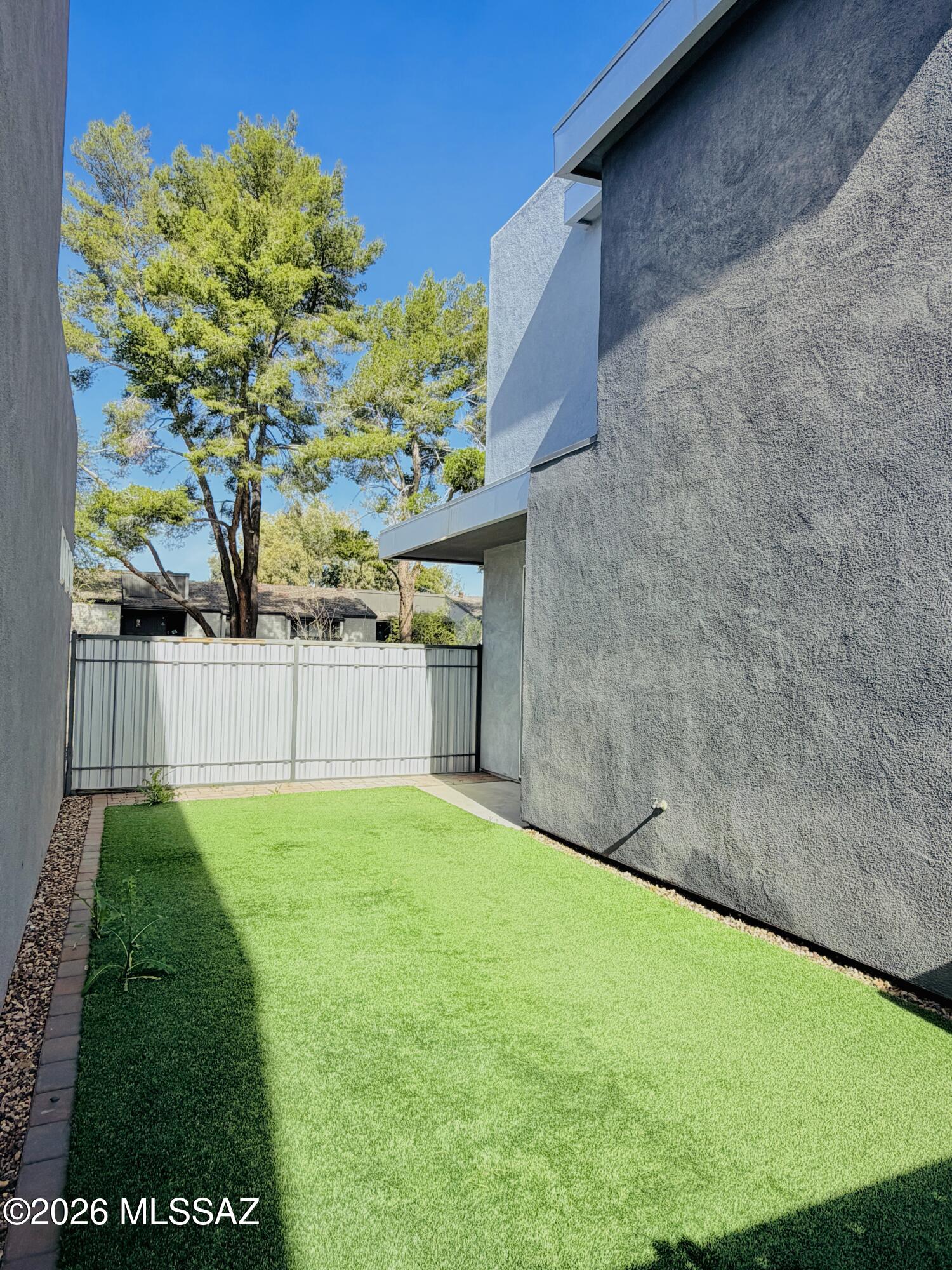 Camino Modern SQ20180120608 - Residential Lease