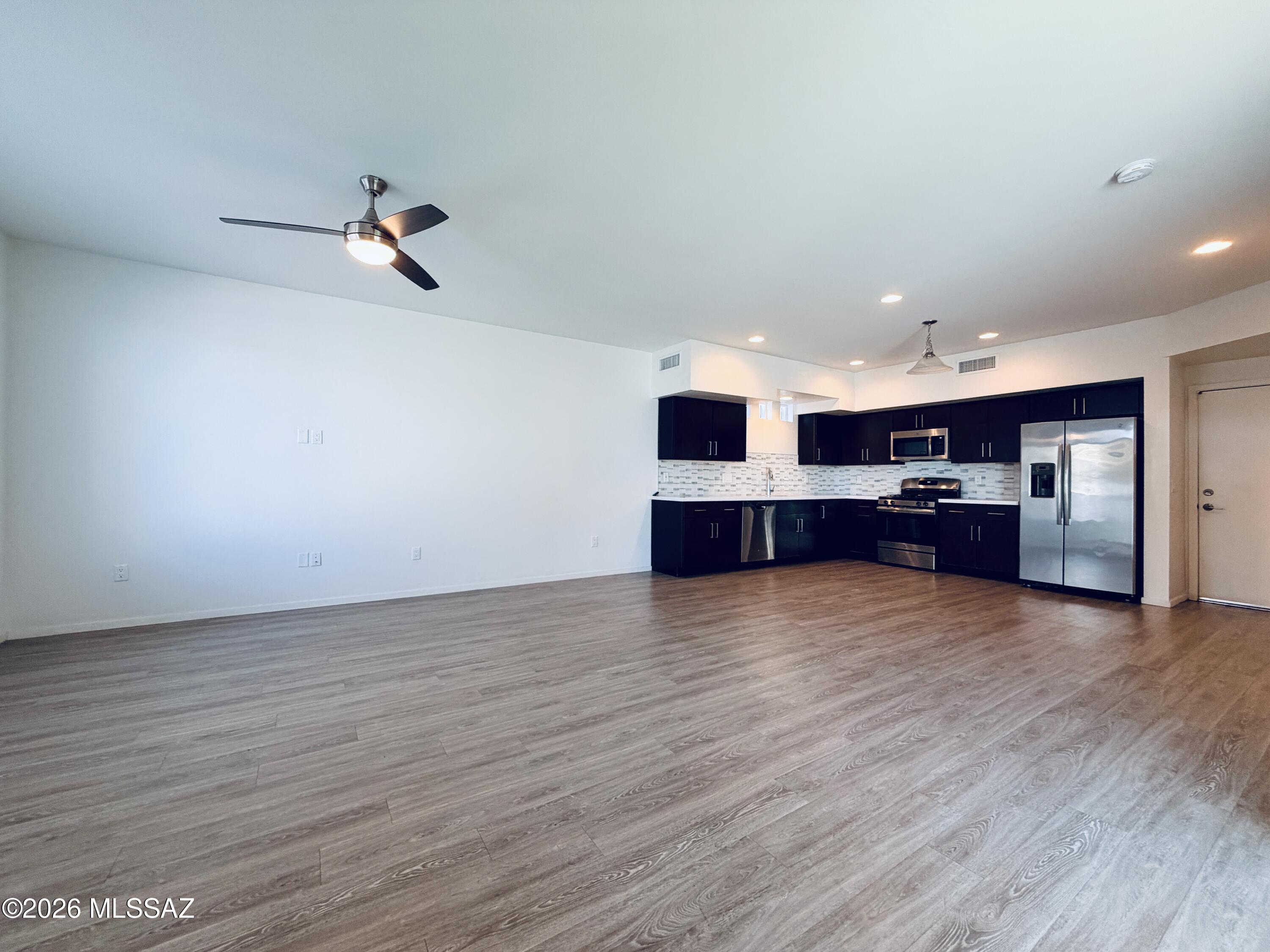 Camino Modern SQ20180120608 - Residential Lease