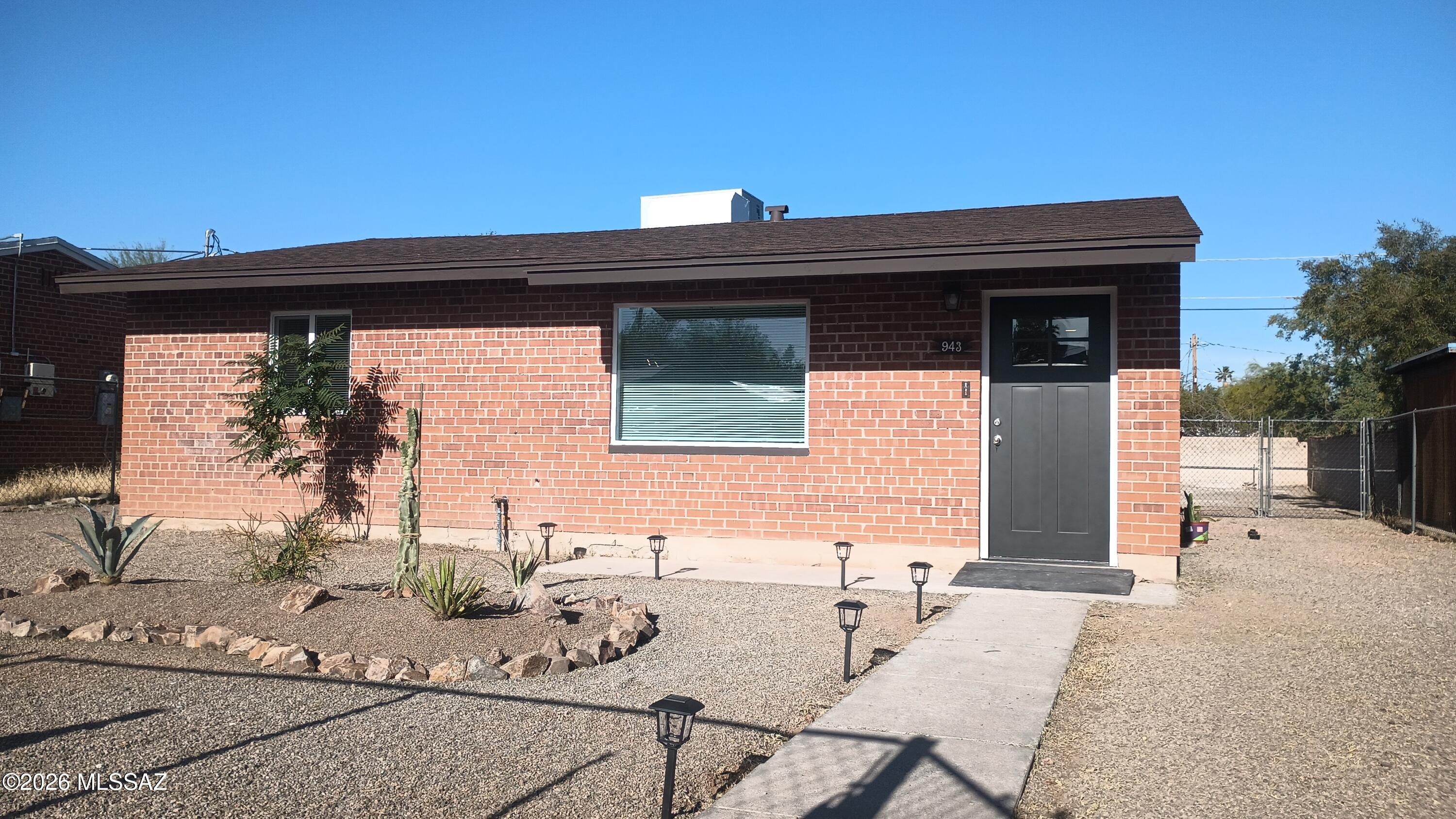 943 N Chrysler Drive