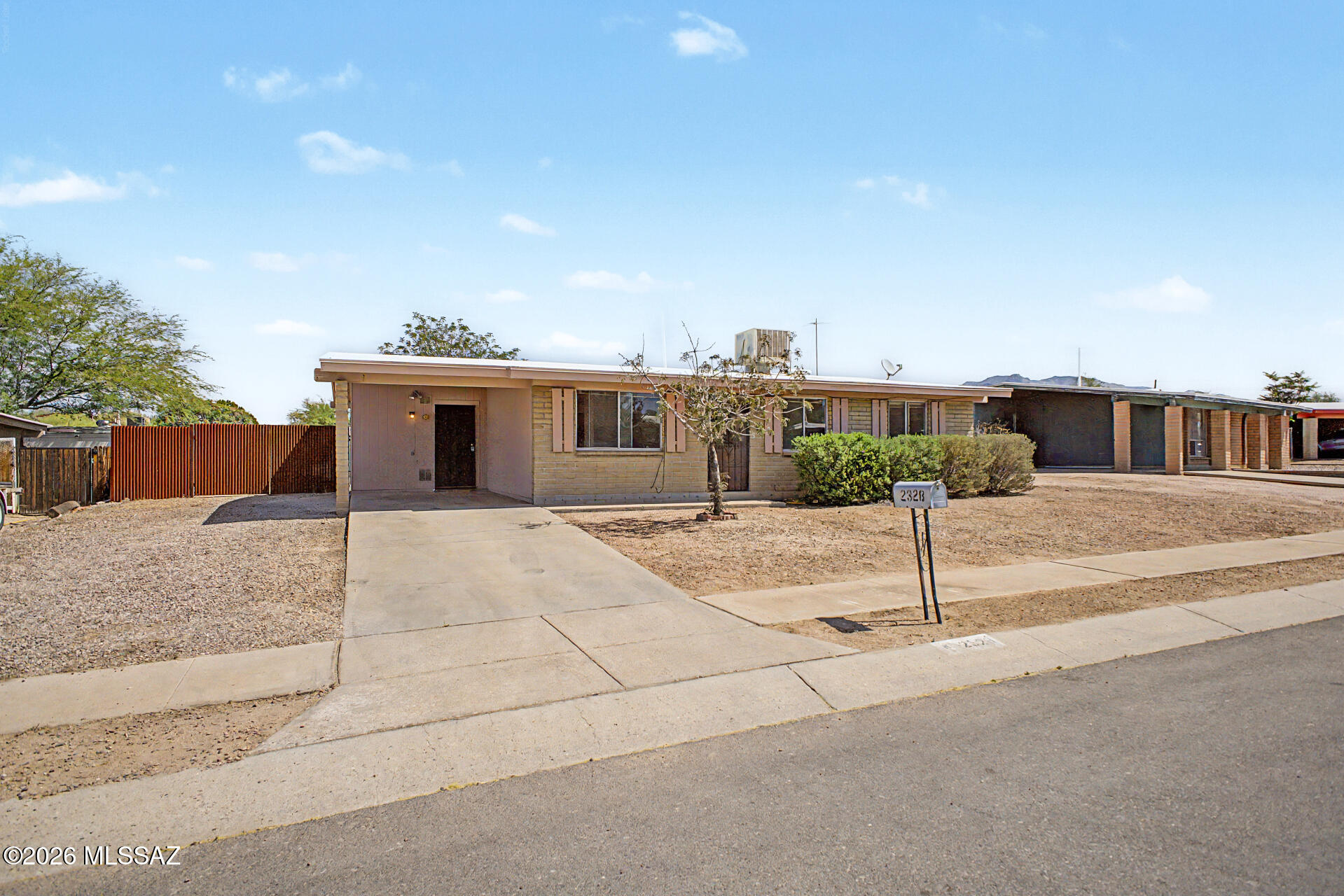 2328 W Ian Place