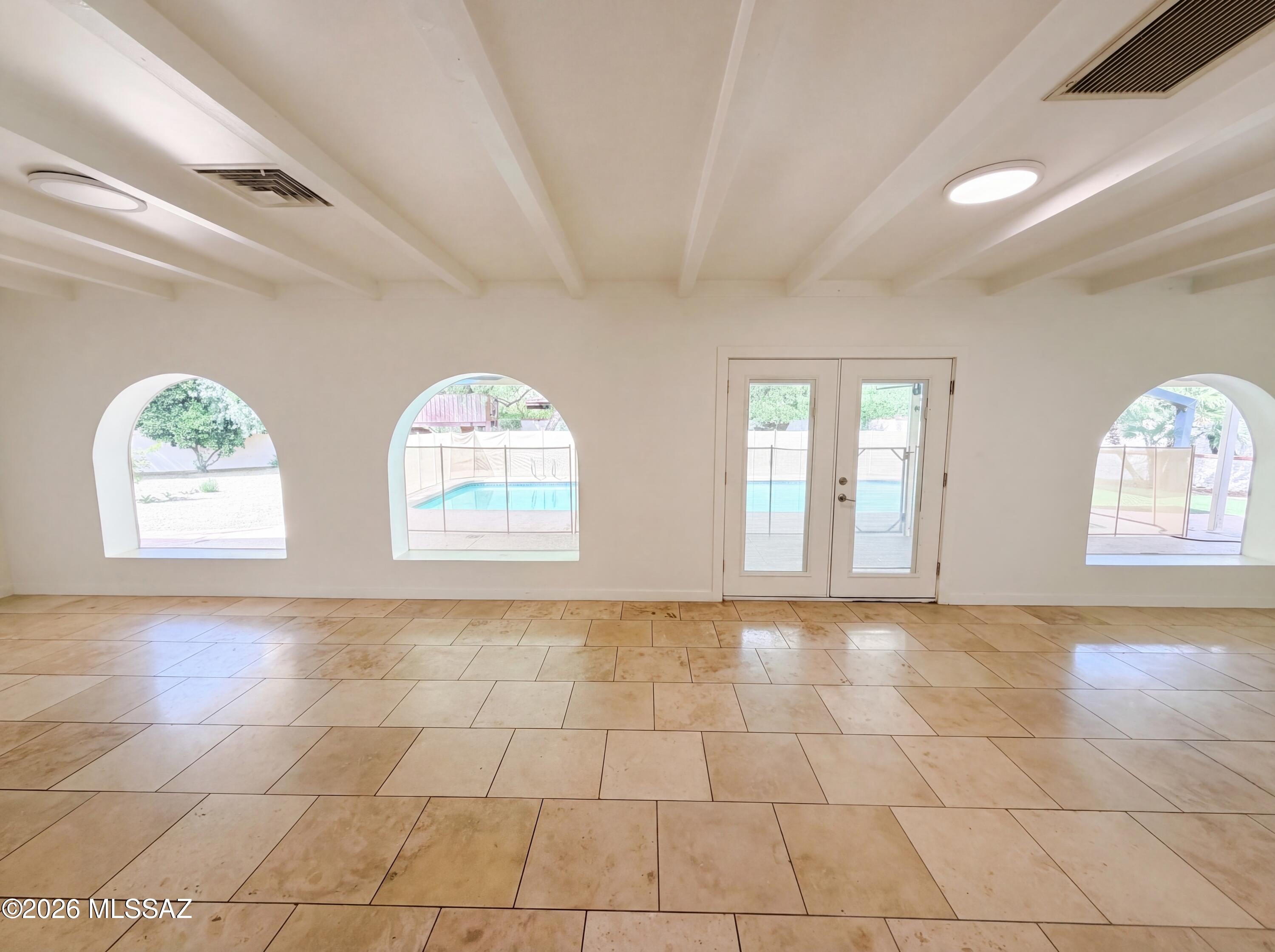 6211 E Paseo Tierra Alta