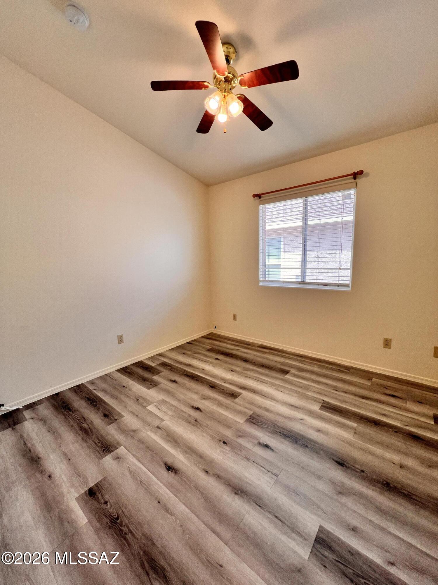 Hacienda Del Oro (1-879) - Residential Lease