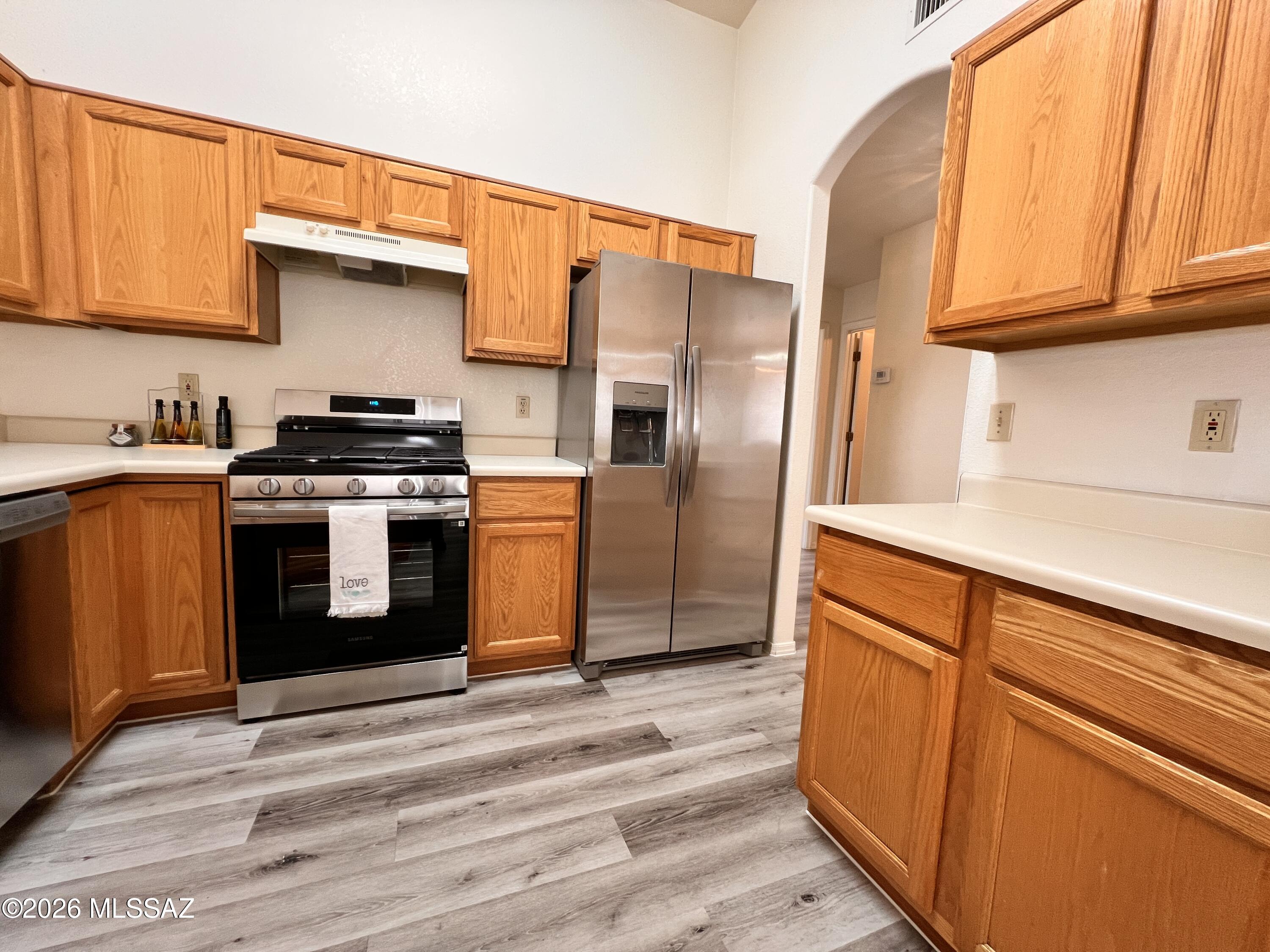 Hacienda Del Oro (1-879) - Residential Lease