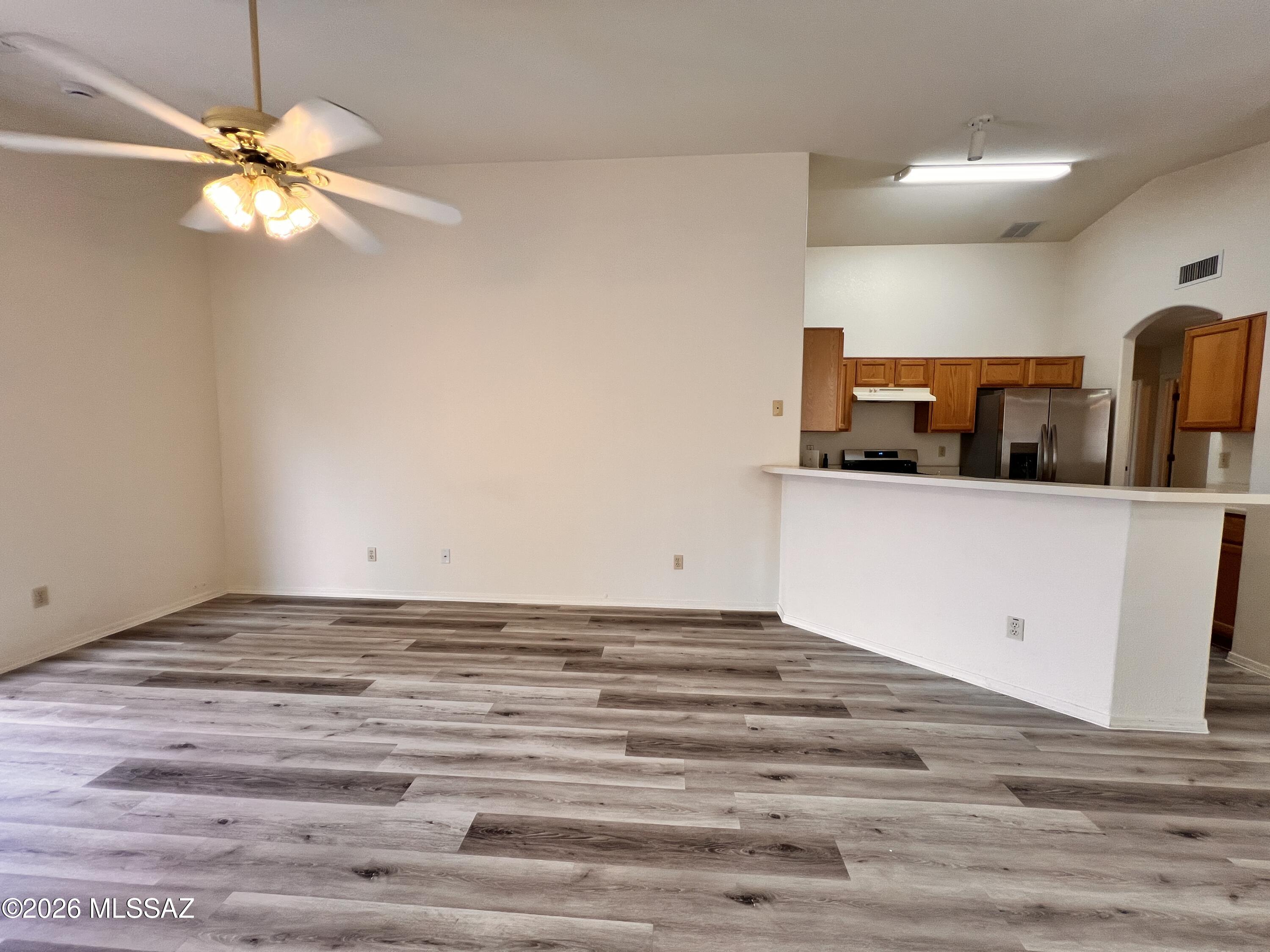 Hacienda Del Oro (1-879) - Residential Lease