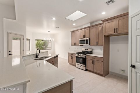 Photo of 1374 W Blooming Desert Way, Oro Valley, AZ 85737 (MLS # 22607511)