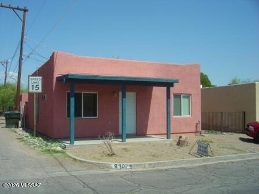 Adorable Sam Hughes bungalow casita Available in July 2027! Features 2 bedrooms, 1 bath, colored concrete floors, large eat in kitchen, parking on site, full size washer/dryer. Walk to campus or to Sonoran House for coffee!