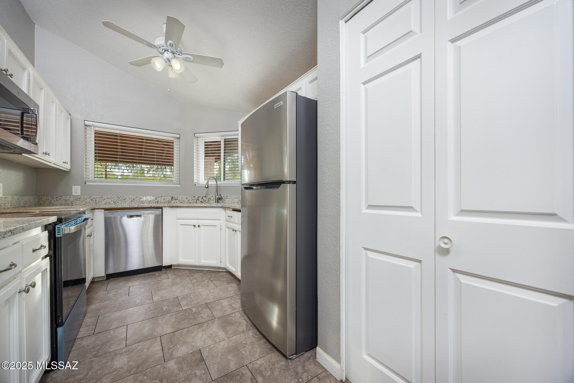 2940 E Weymouth Street