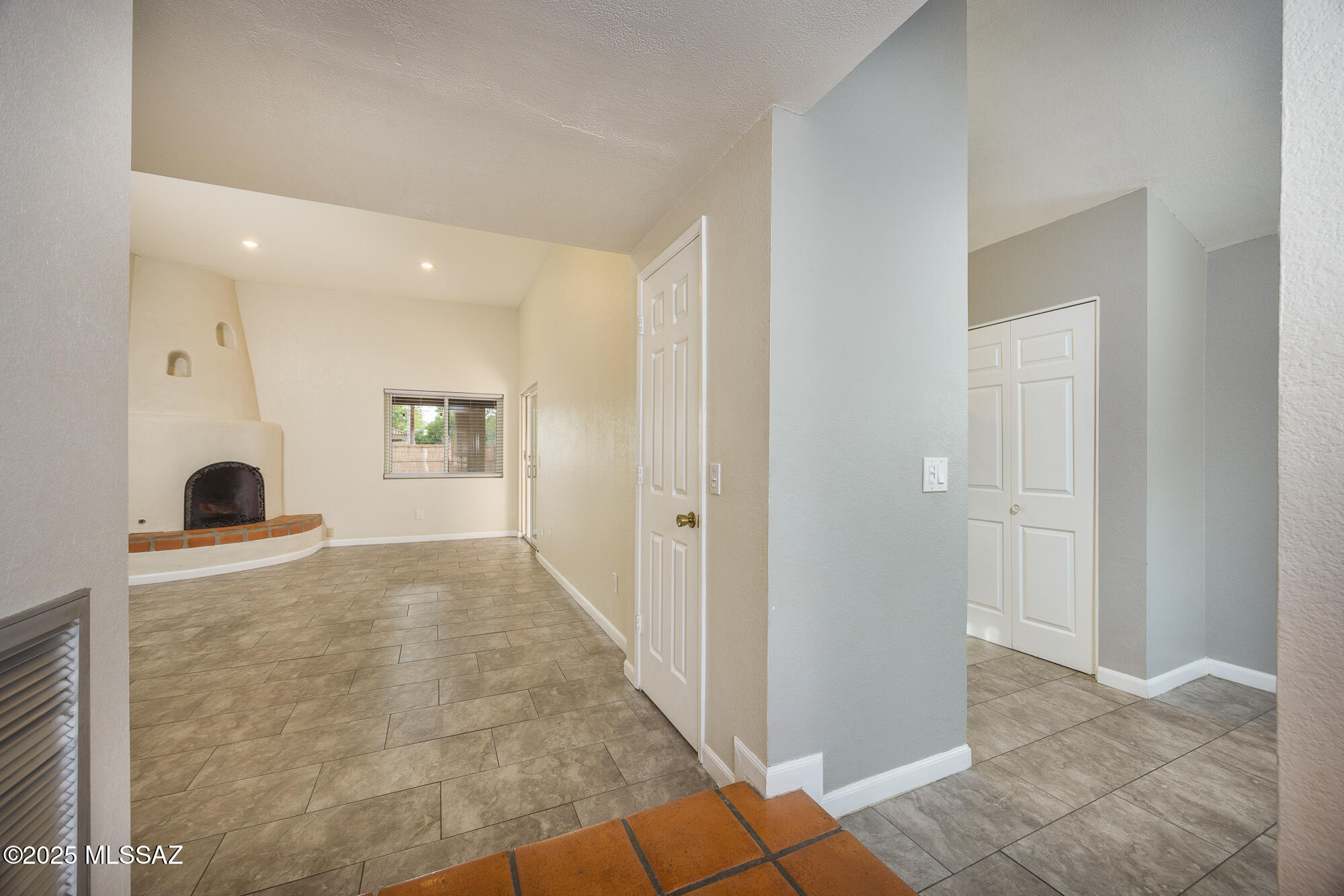 2940 E Weymouth Street