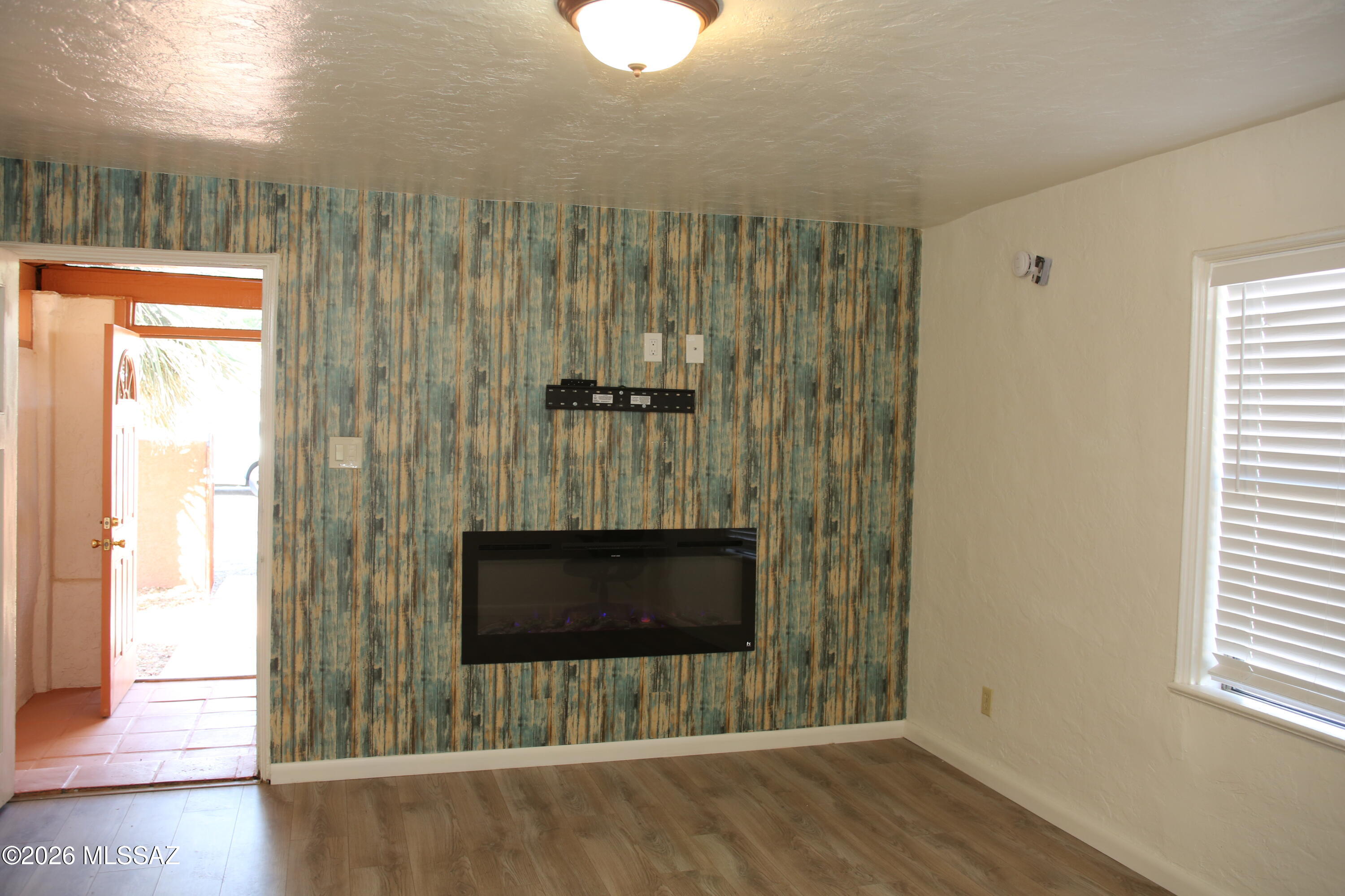 2320 N Camilla Boulevard