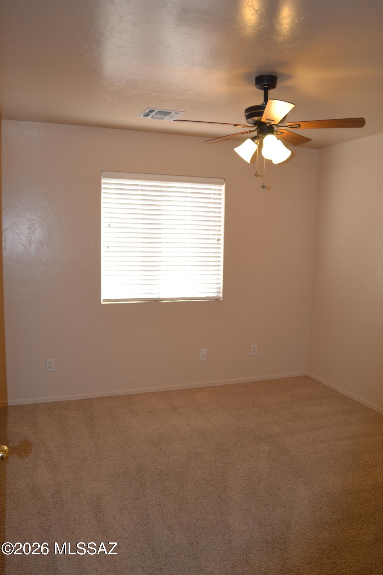 Hacienda Del Oro (1-879) - Residential Lease