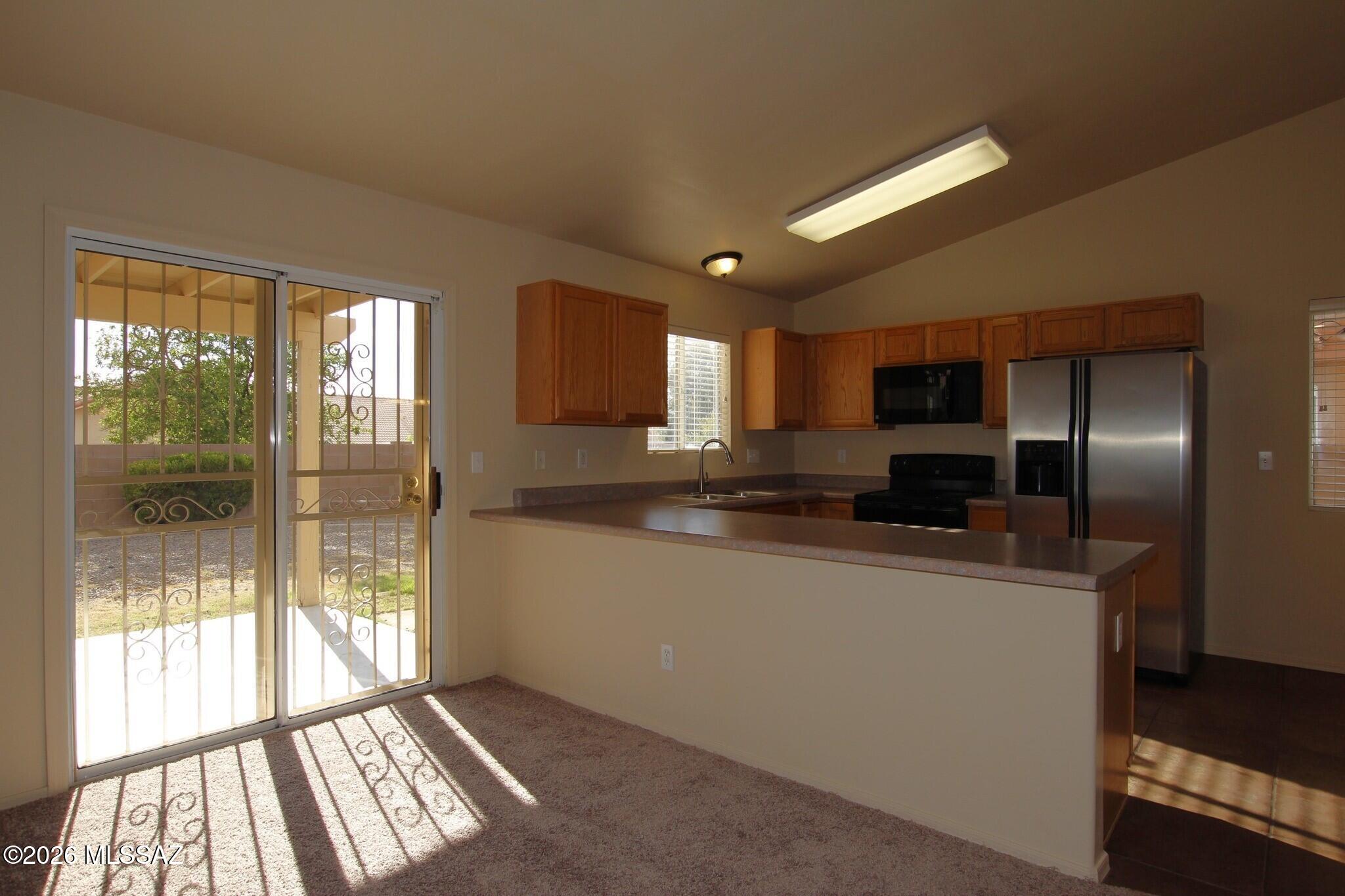Hacienda Del Oro (1-879) - Residential Lease
