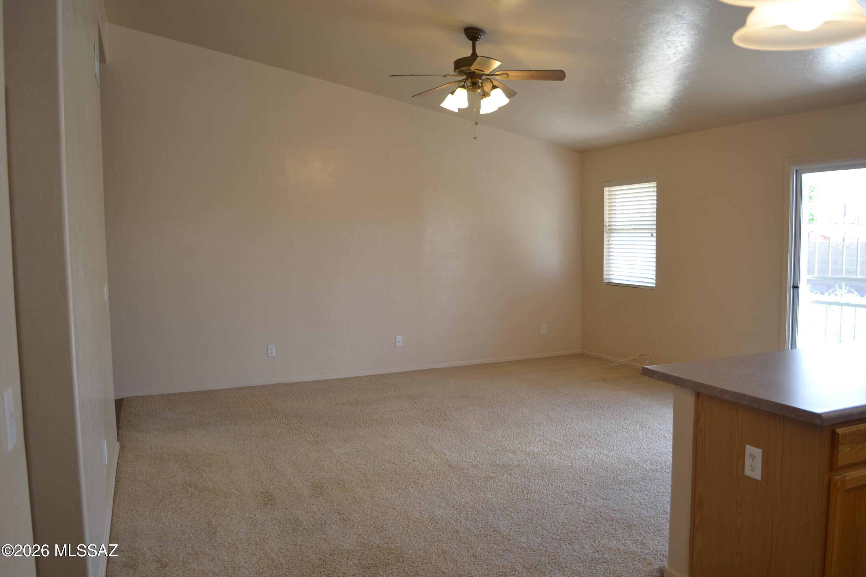 Hacienda Del Oro (1-879) - Residential Lease