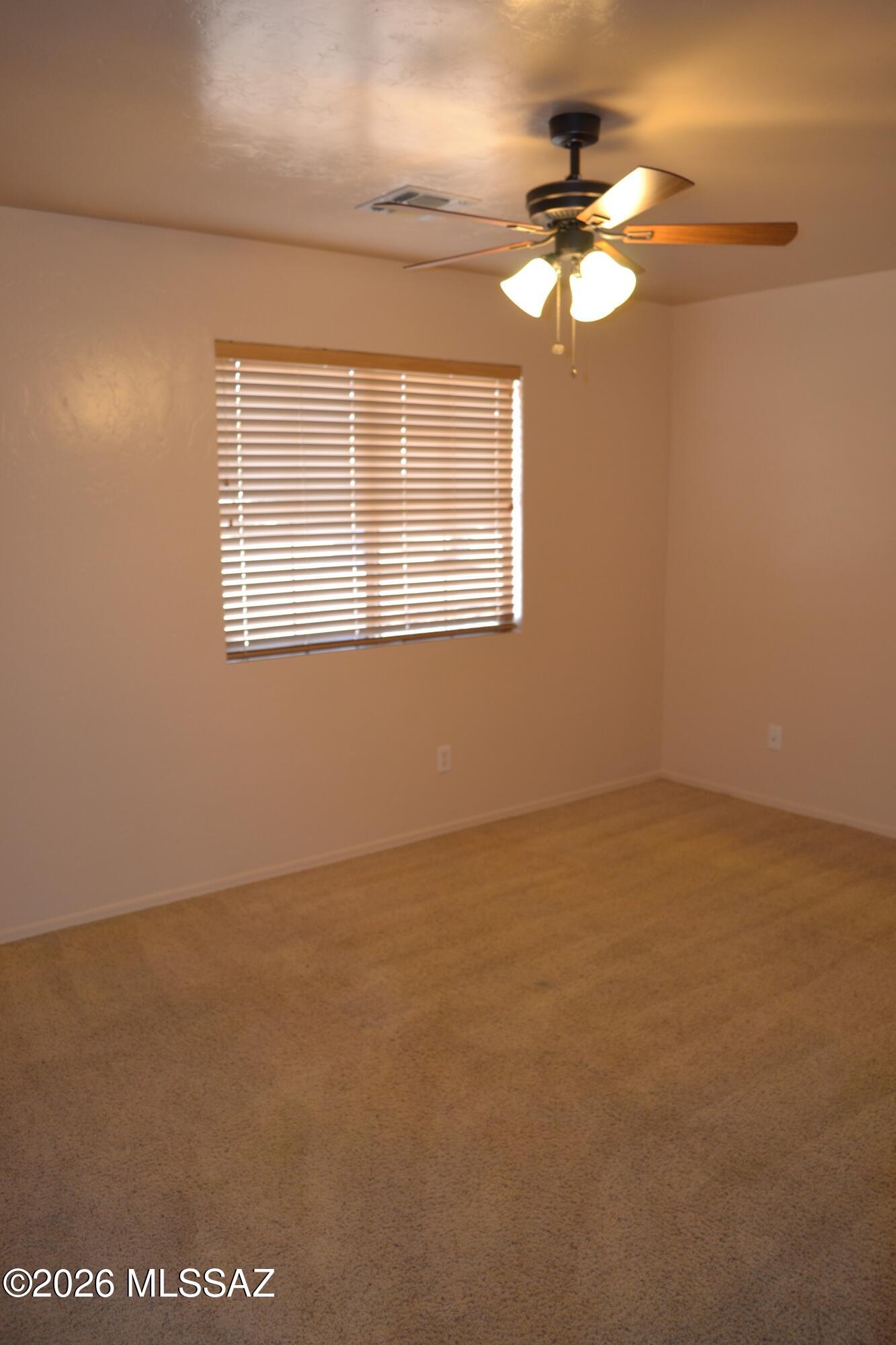 Hacienda Del Oro (1-879) - Residential Lease