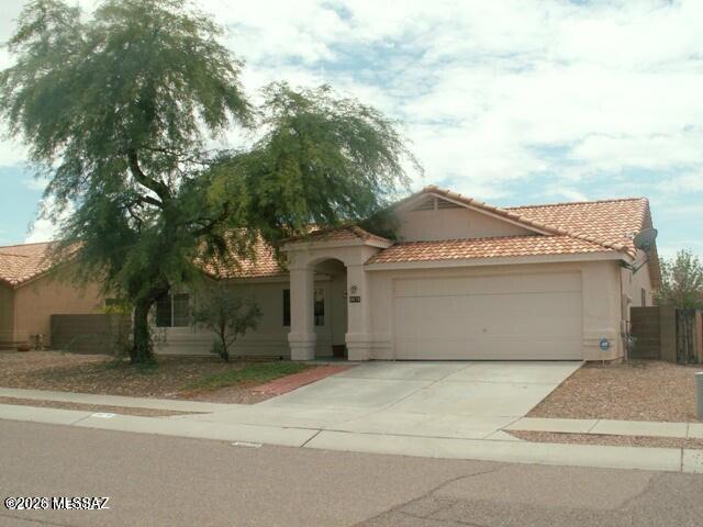 Hacienda Del Oro (1-879) - Residential Lease