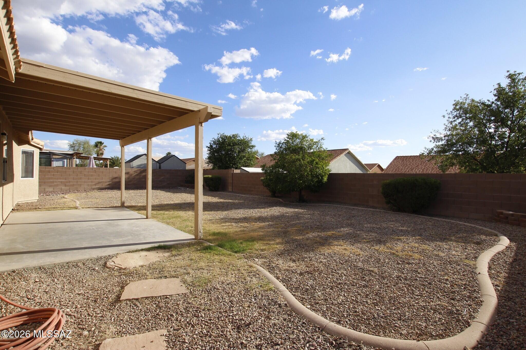 Hacienda Del Oro (1-879) - Residential Lease