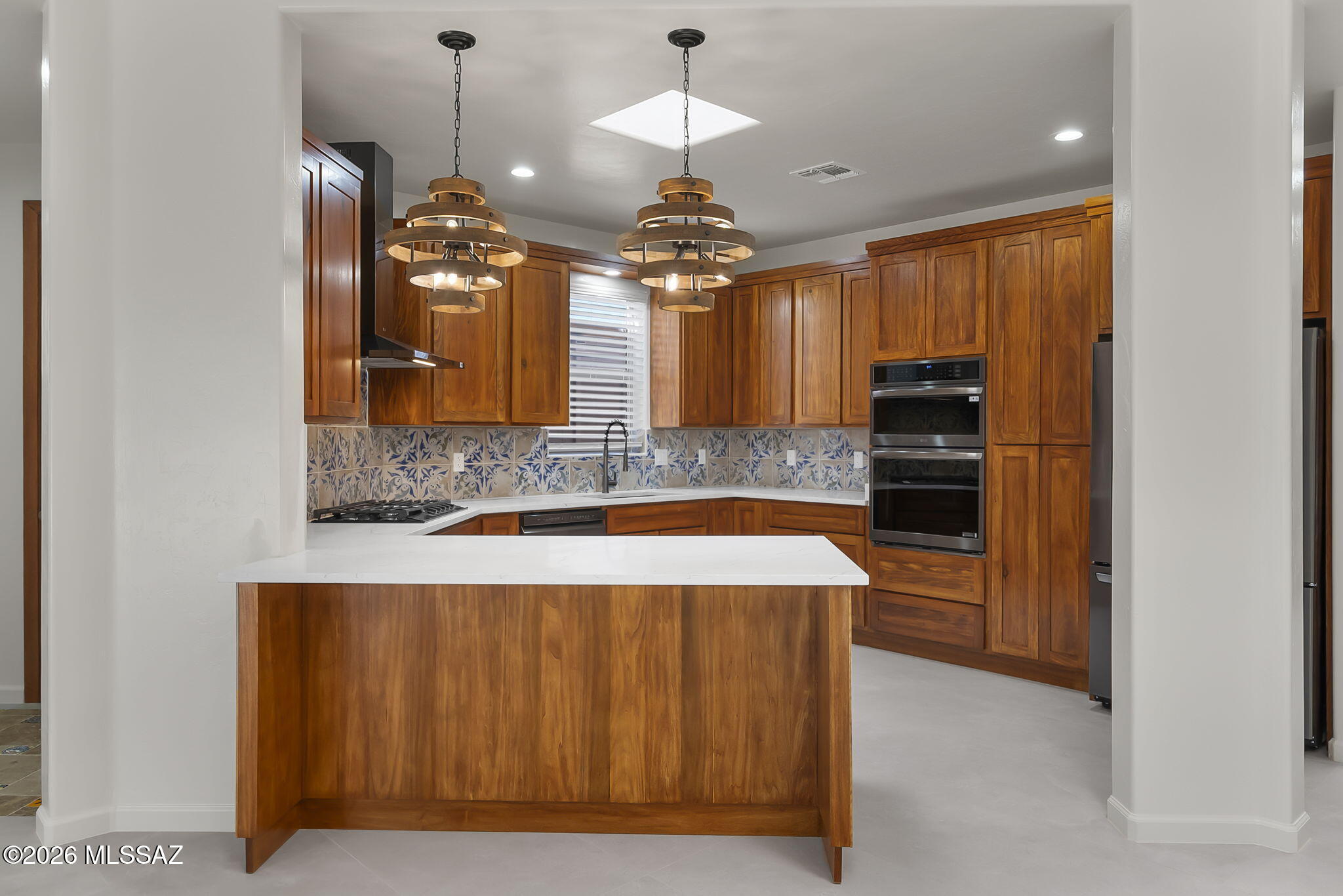 2193 Embarcadero Way