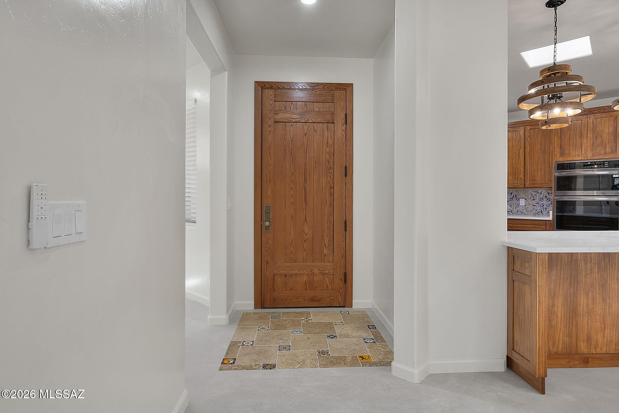 2193 Embarcadero Way