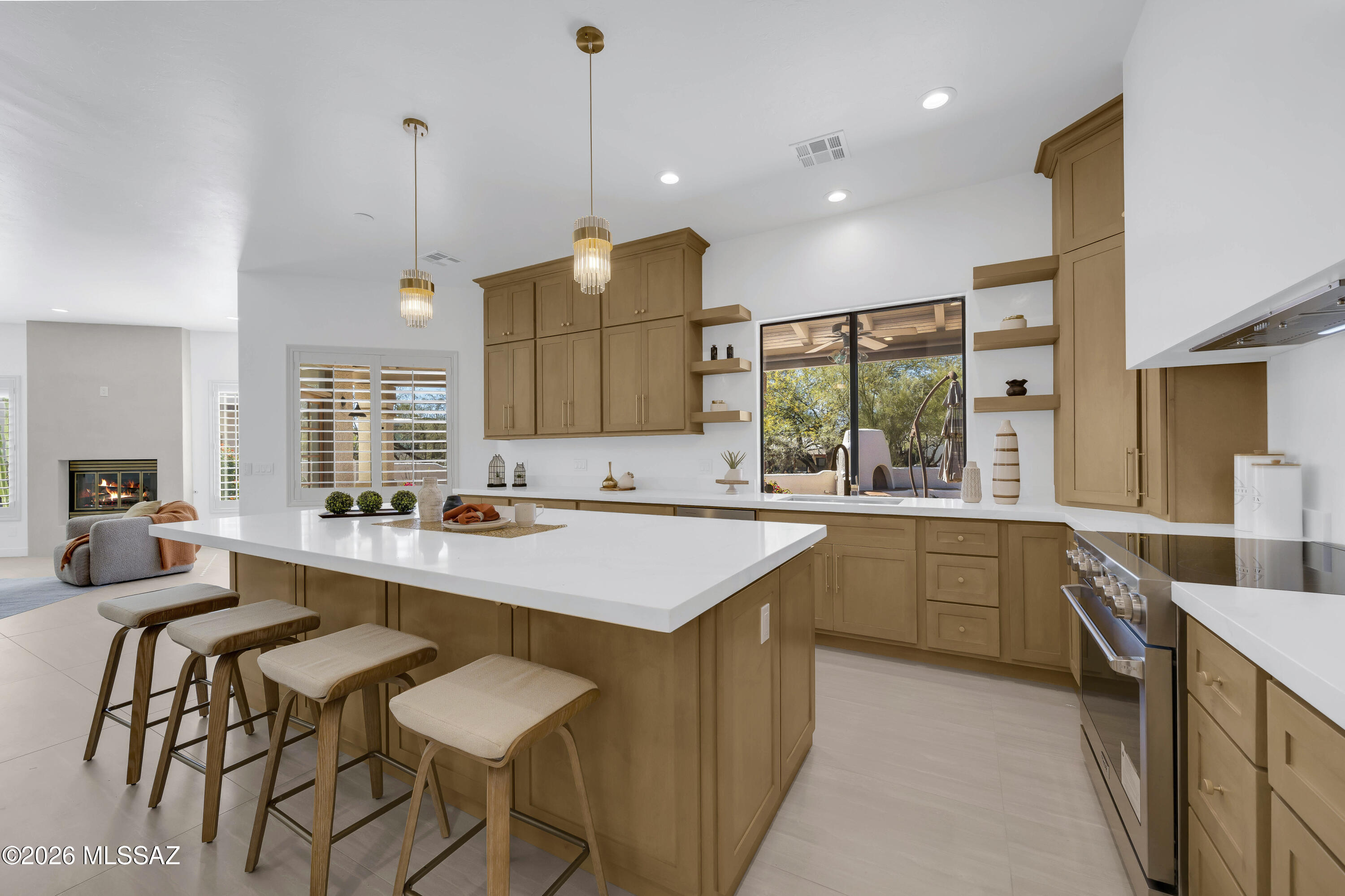 965 W Eucalyptus Place