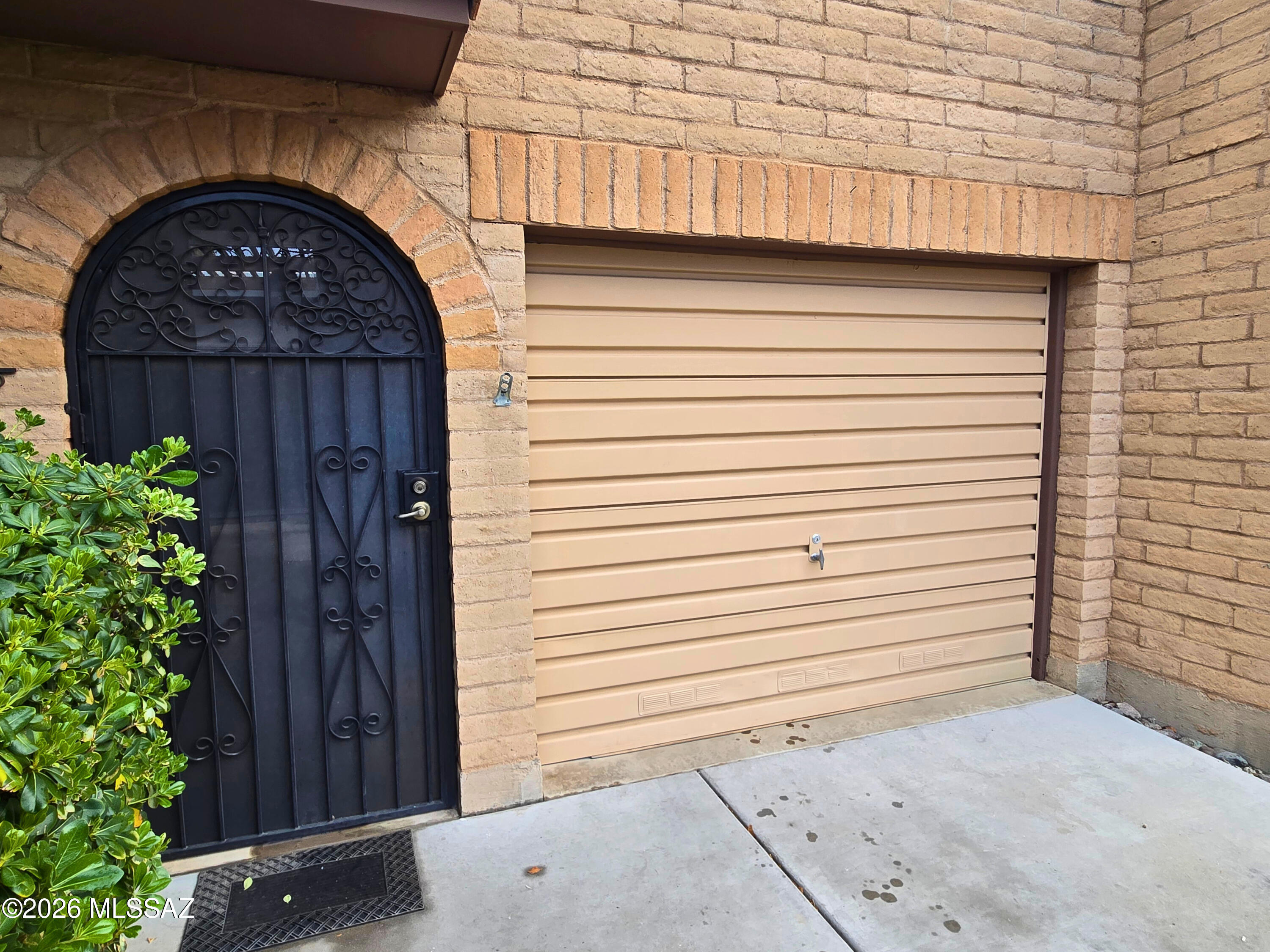 8434 E Brookside Lane