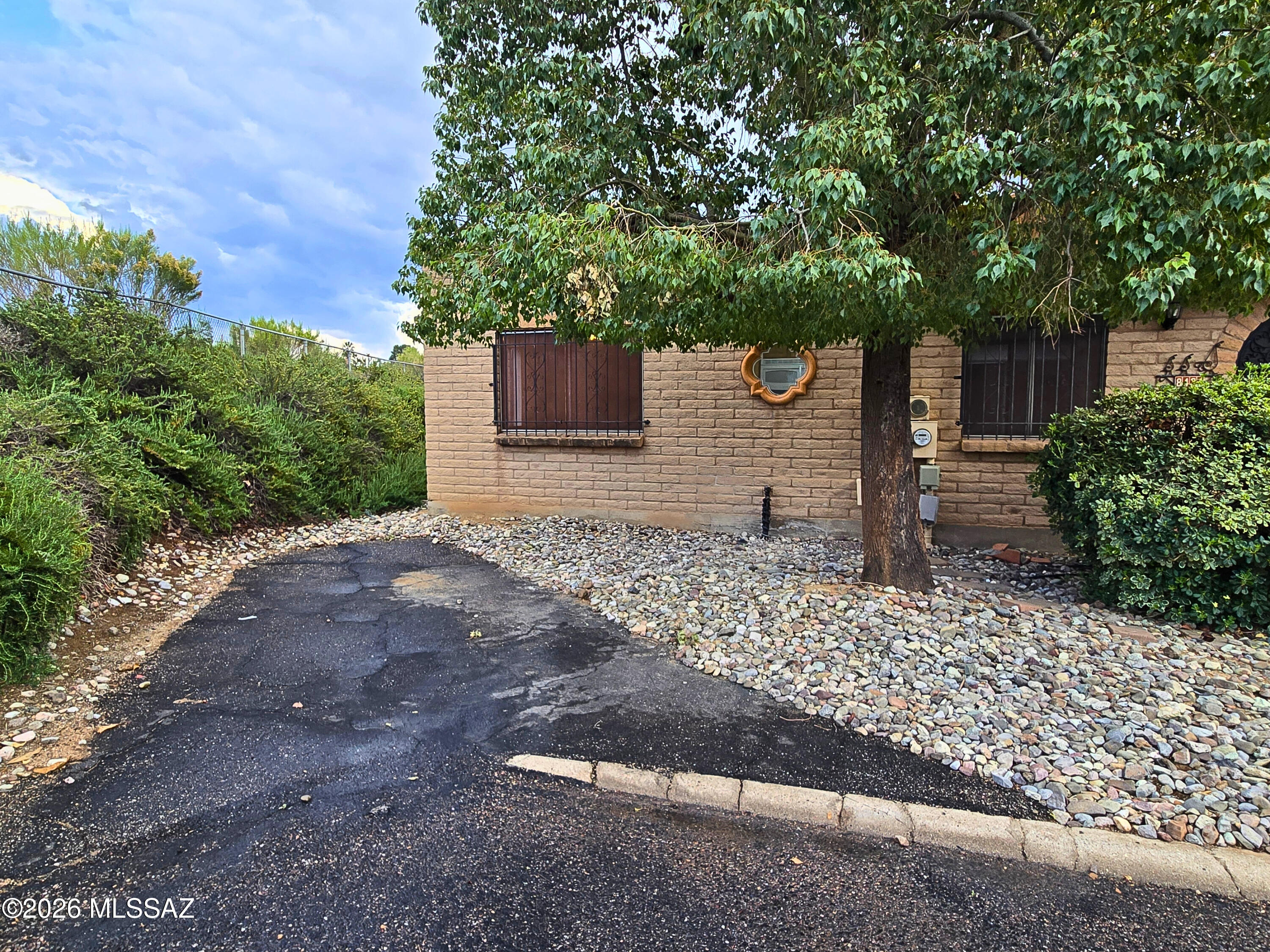 8434 E Brookside Lane