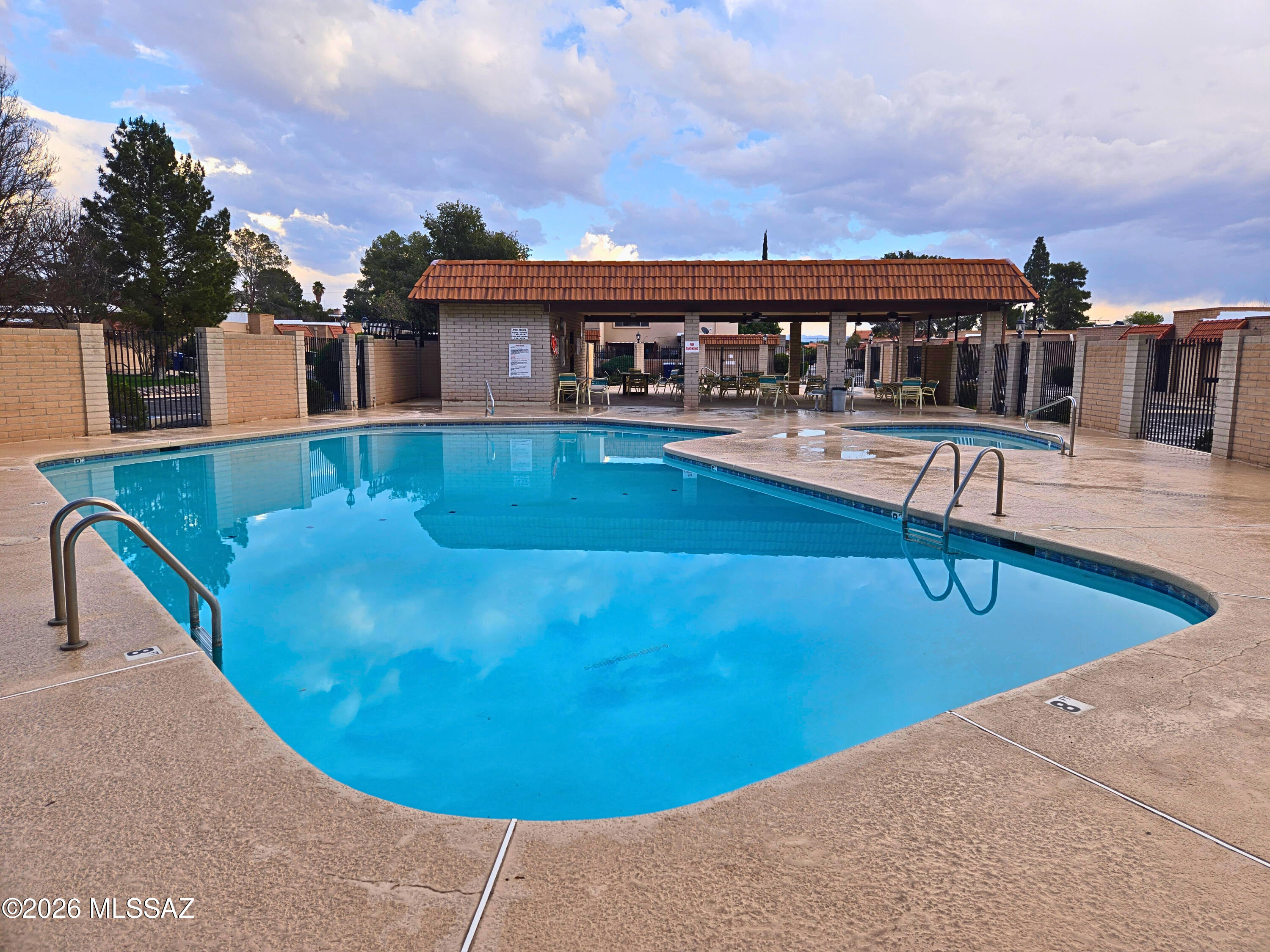 8434 E Brookside Lane