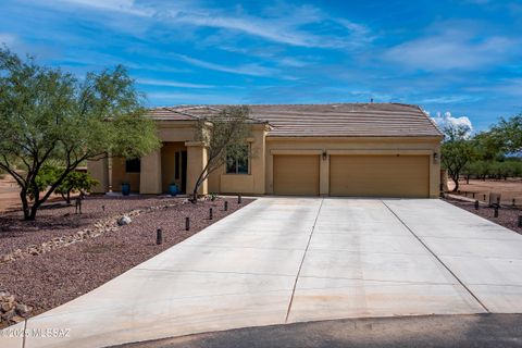 Photo of 13204 W Tiger Aloe Place, Tucson, AZ 85743 (MLS # 22608780)