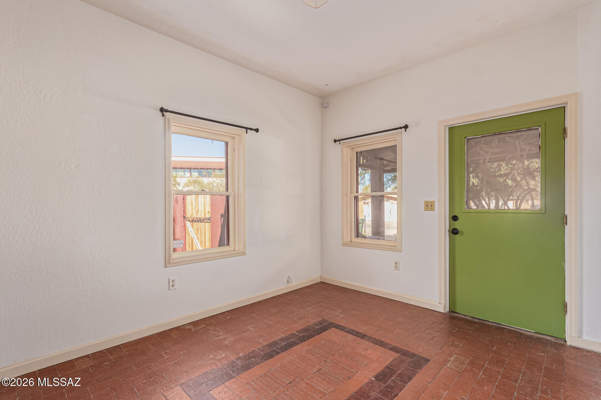 433 W Rosales Street