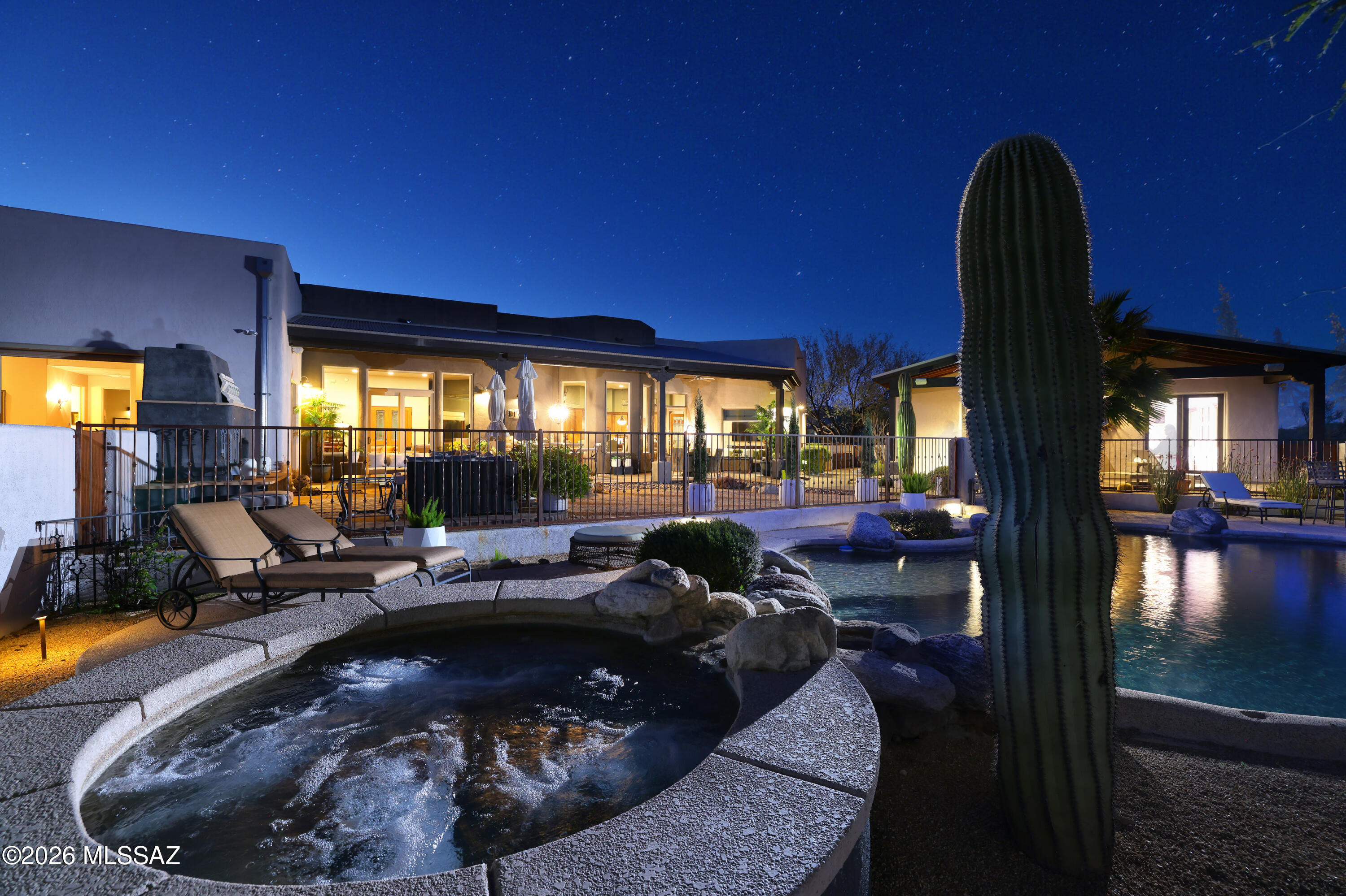 12520 N La Canada Drive