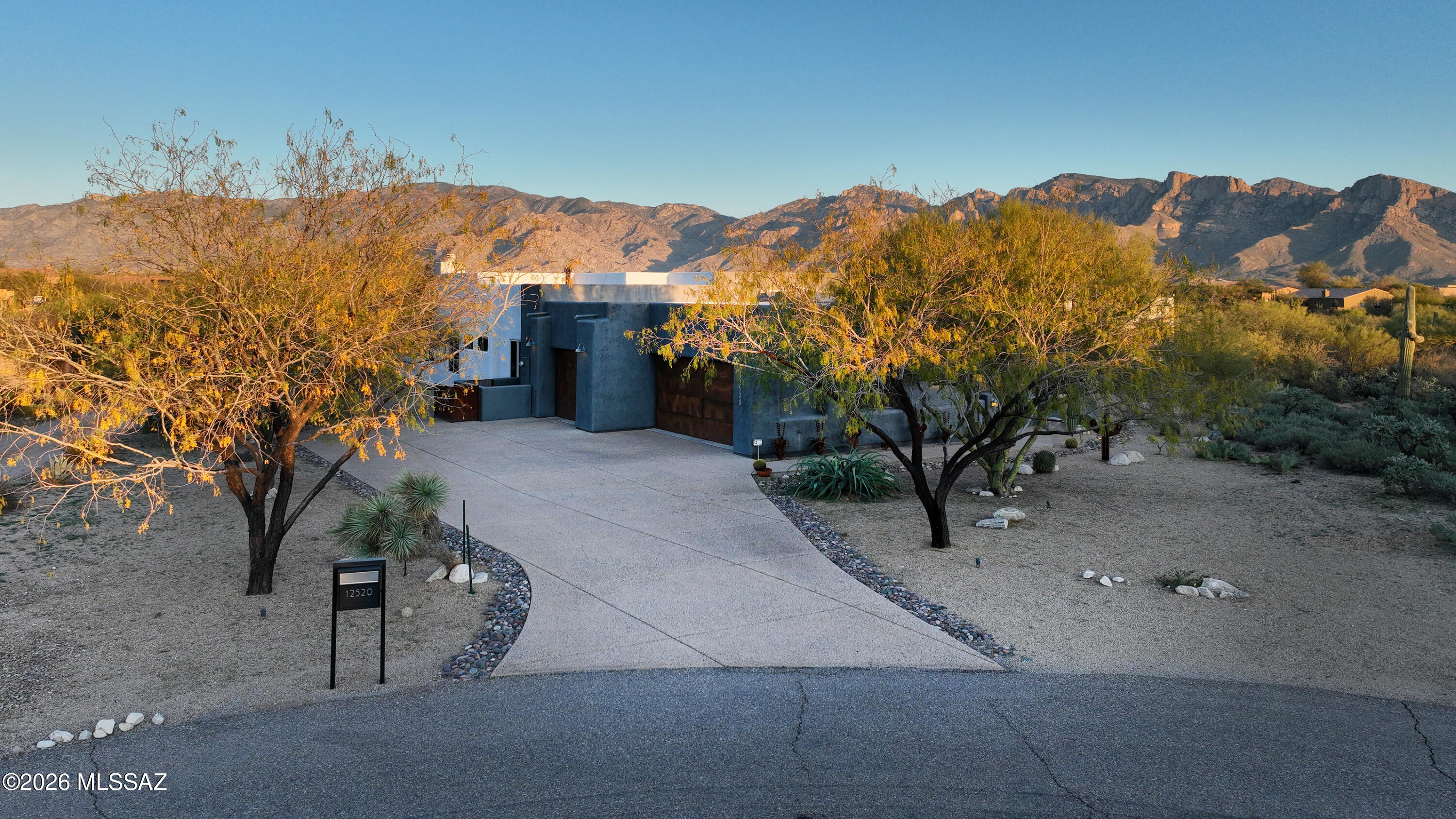 12520 N La Canada Drive