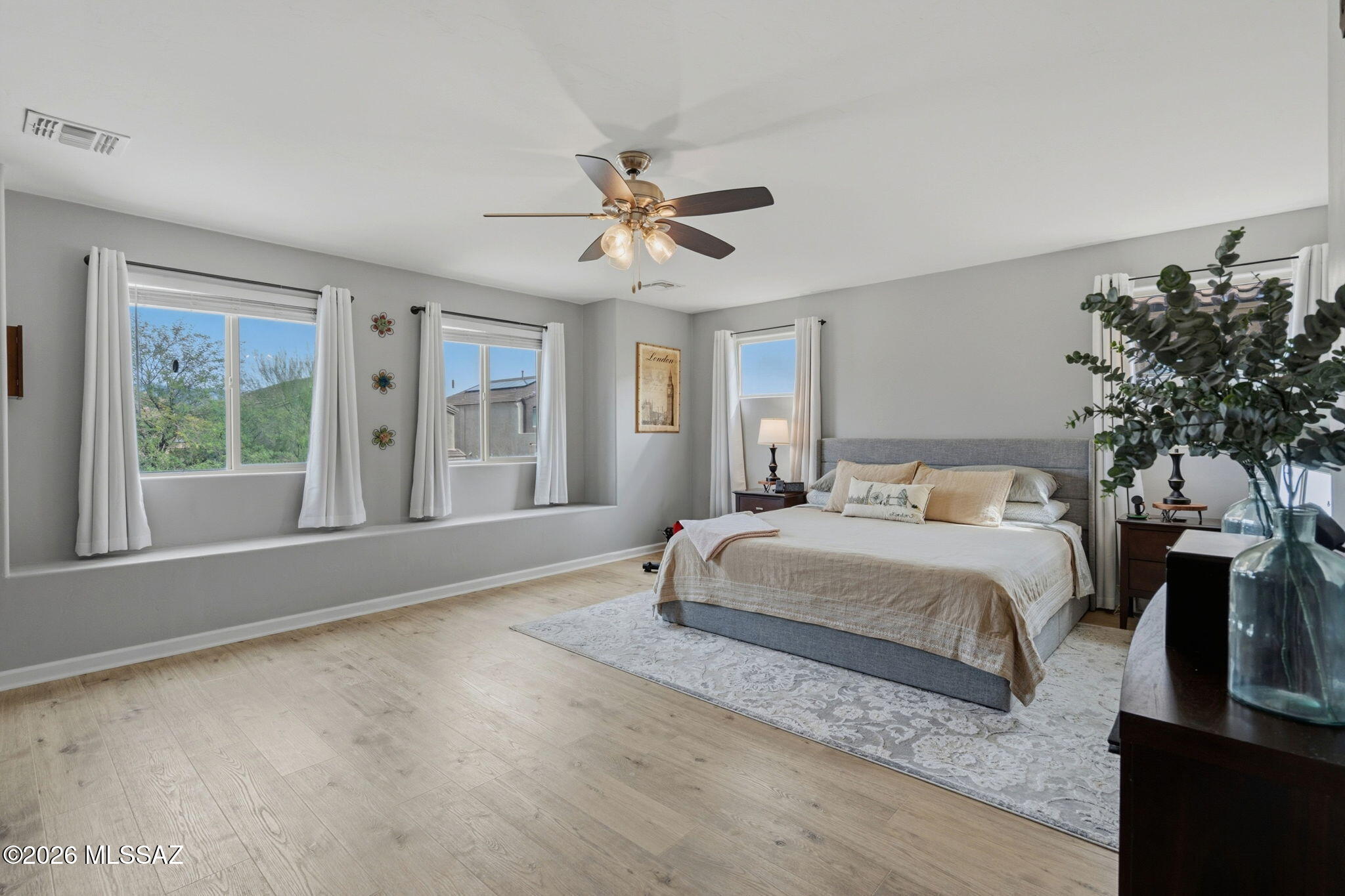 Vista Del Lago Norte SQ20140780198 - Residential