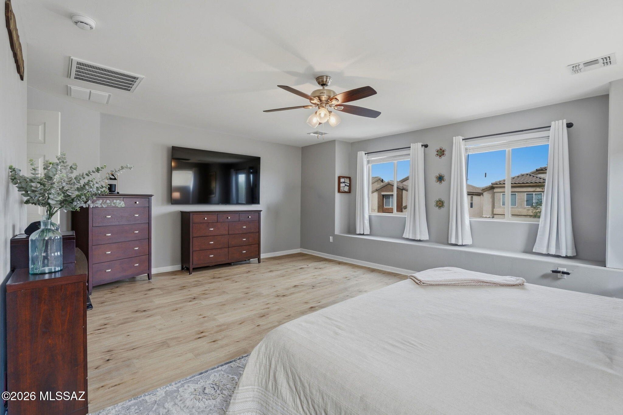 Vista Del Lago Norte SQ20140780198 - Residential