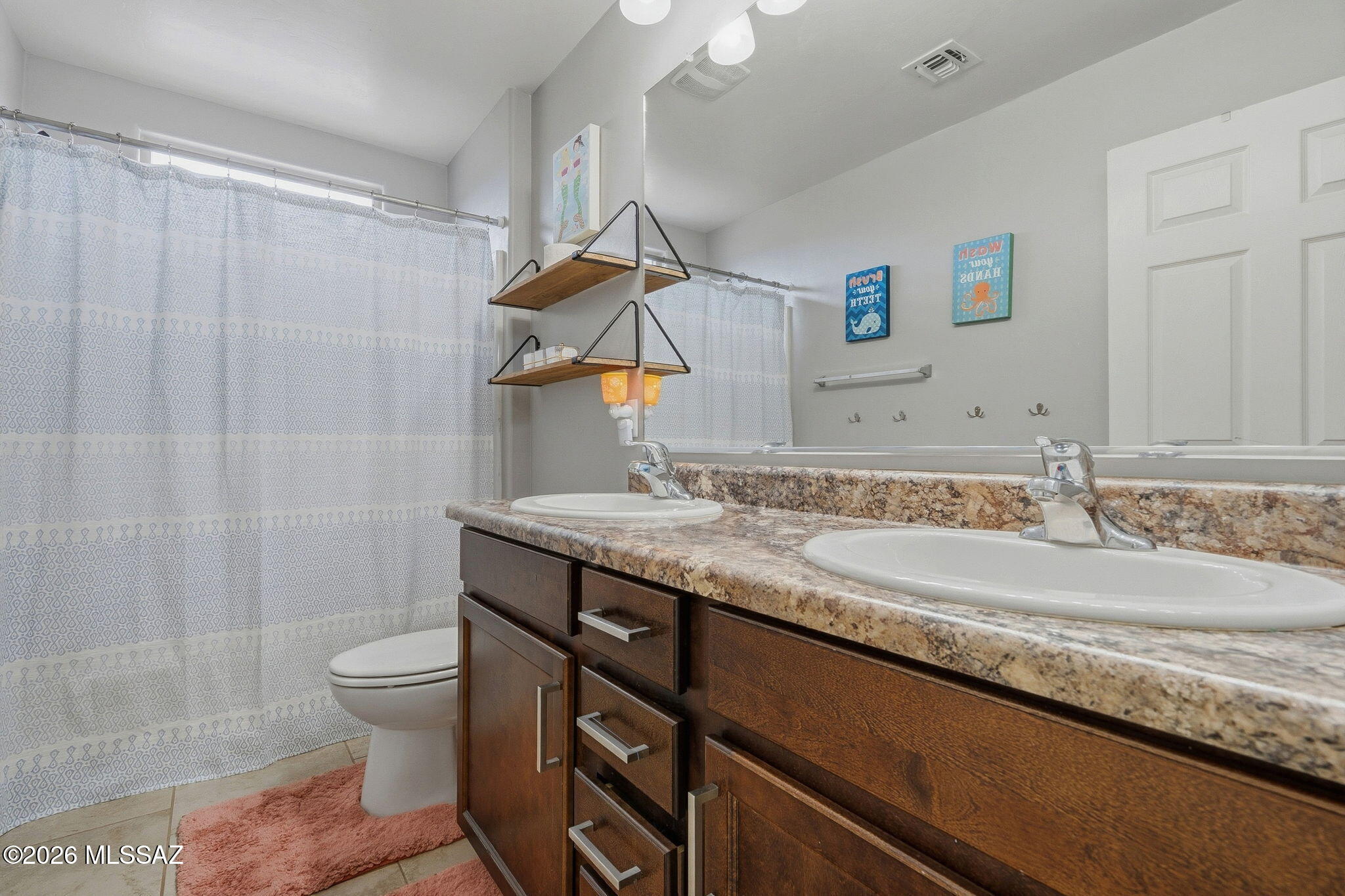 Vista Del Lago Norte SQ20140780198 - Residential