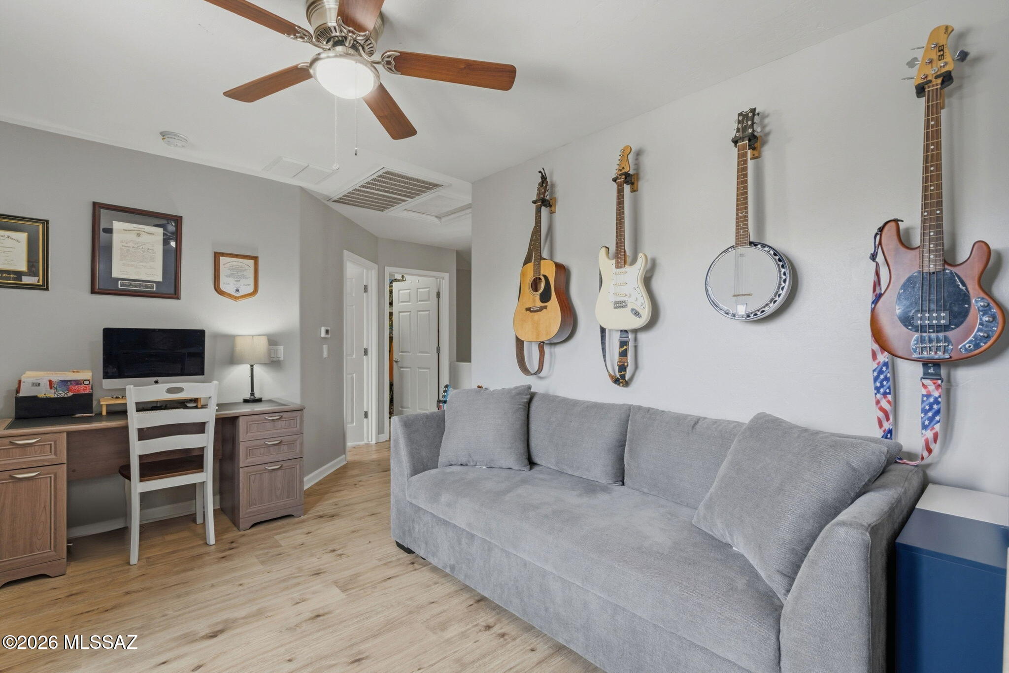 Vista Del Lago Norte SQ20140780198 - Residential
