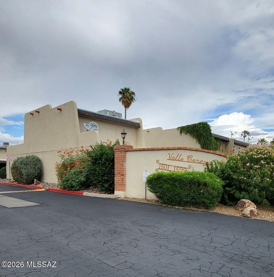 Fix-up opportunity for the renovation enthusiast with the opportunity to build equity. Located less than 3 miles from the UofA and Tucson Mall and many other shopping centers. Subdivision amenities include a pool, basketball / volleyball court and a play area. Sold AS-IS. Cash only.