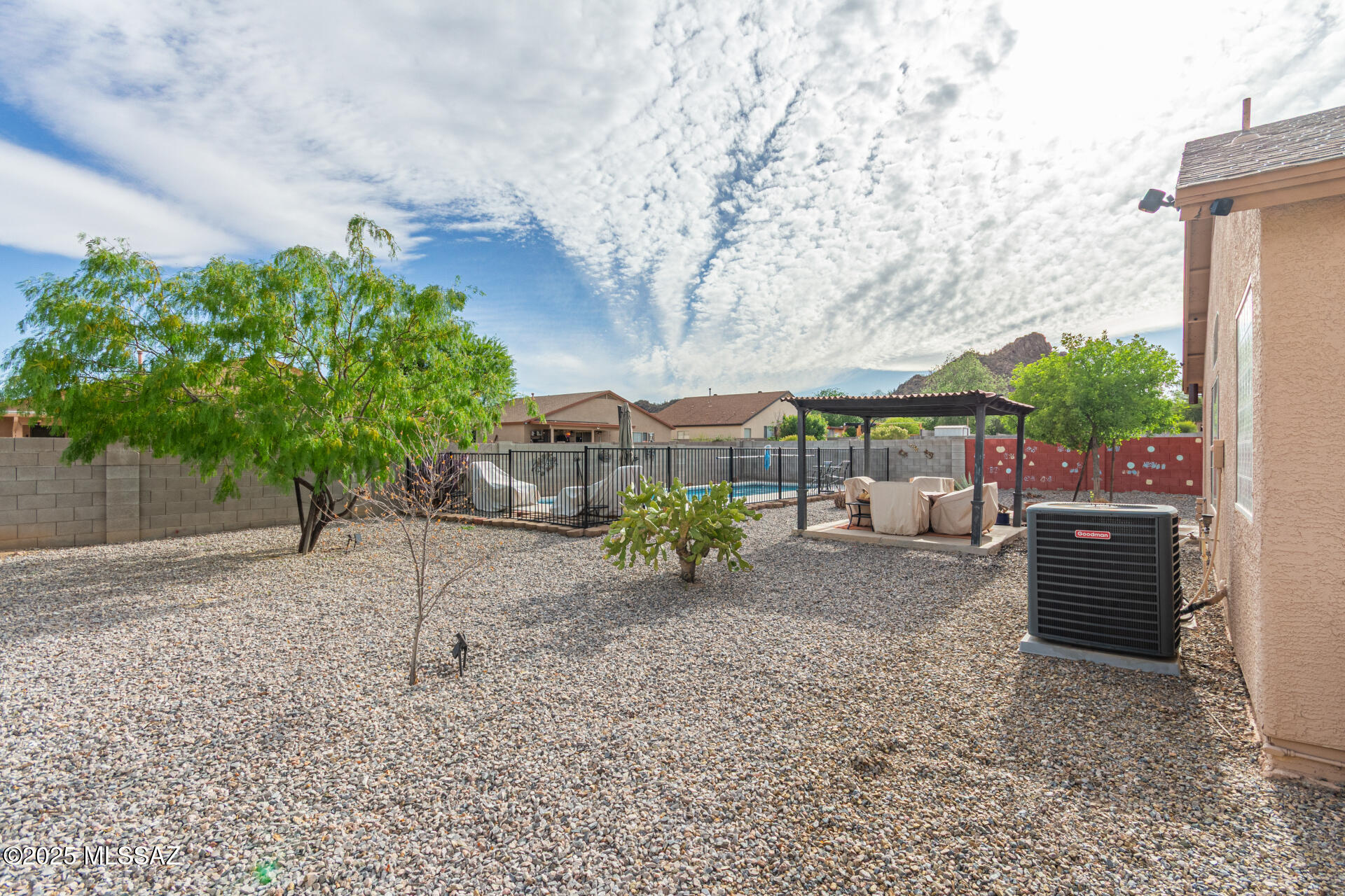 Tres Leones (1-68) - Residential
